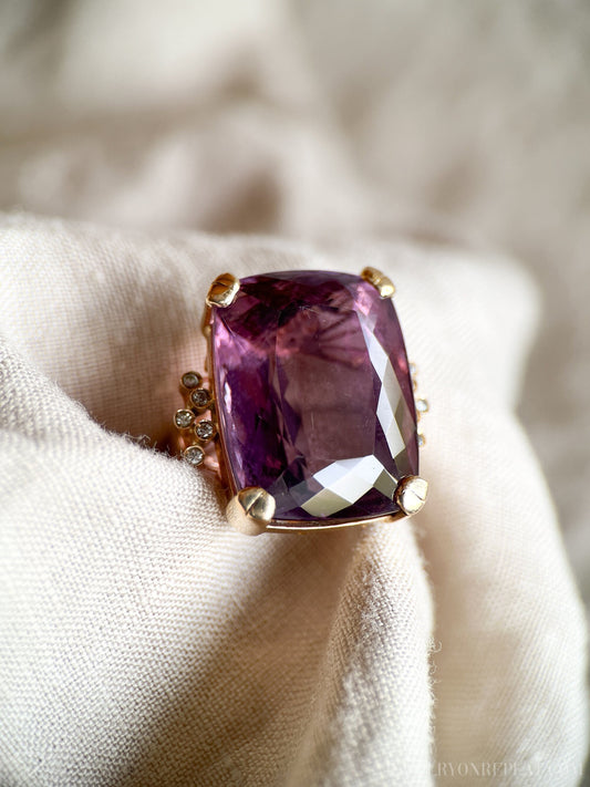 Vintage Purple Amethyst Large Gemstone Ring in 14k Gold