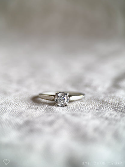 Vintage Art Deco Diamond Solitaire Engagement Ring in 18k White Gold