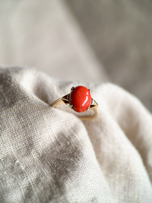 Vintage Red Coral Gemstone Ring in 14k Gold