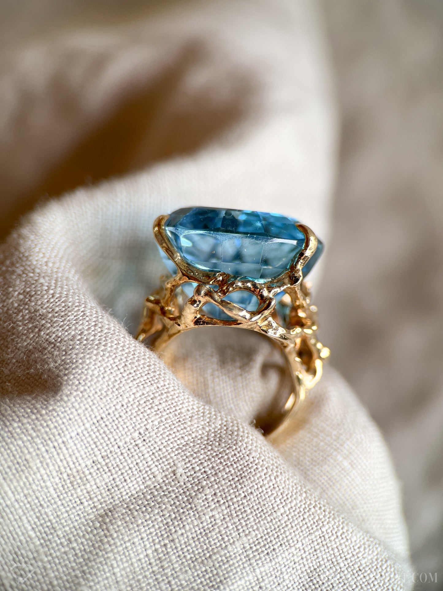 Vintage Blue Topaz Gemstone Ring in 14k Gold