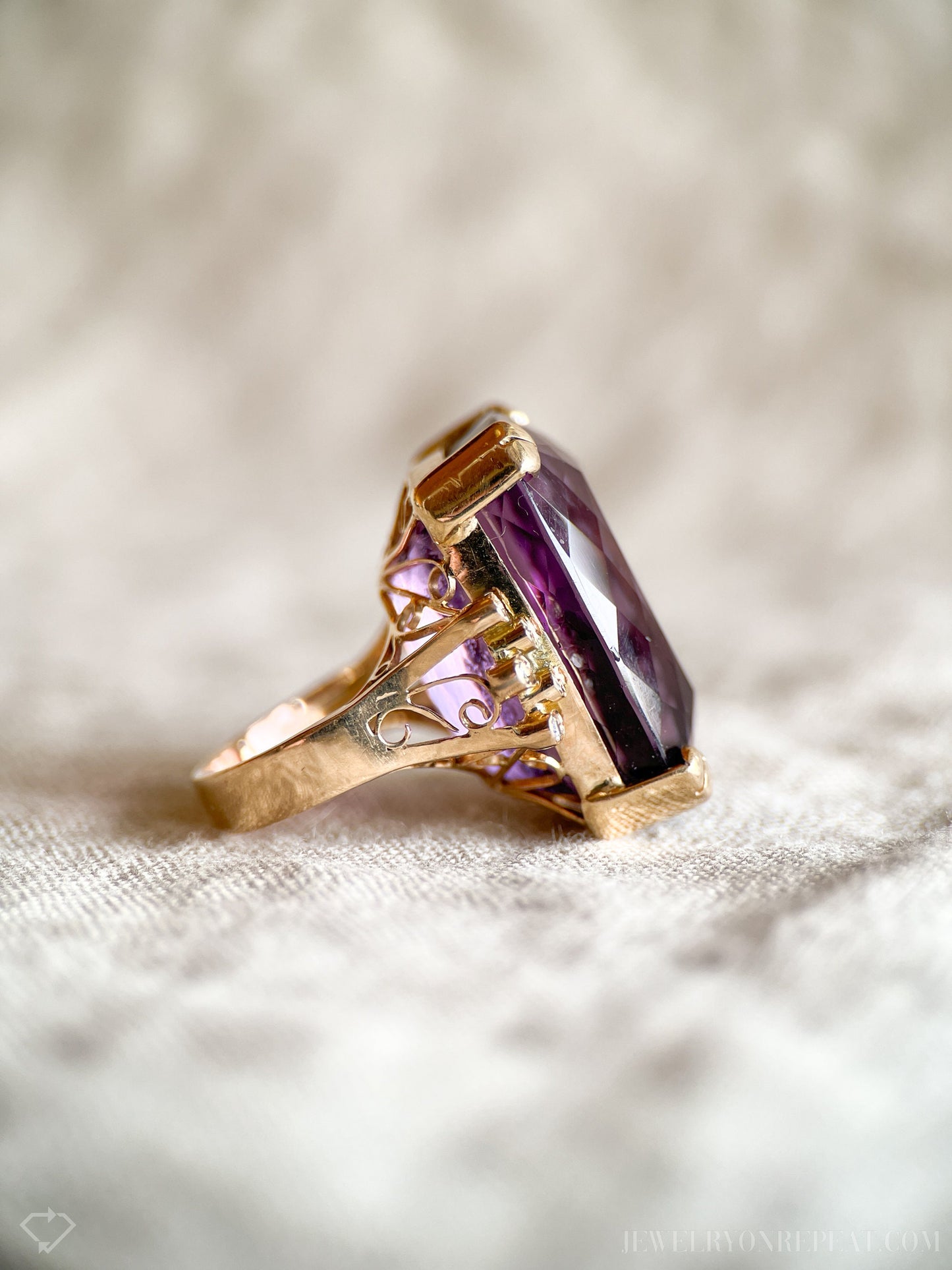 Vintage Purple Amethyst Large Gemstone Ring in 14k Gold