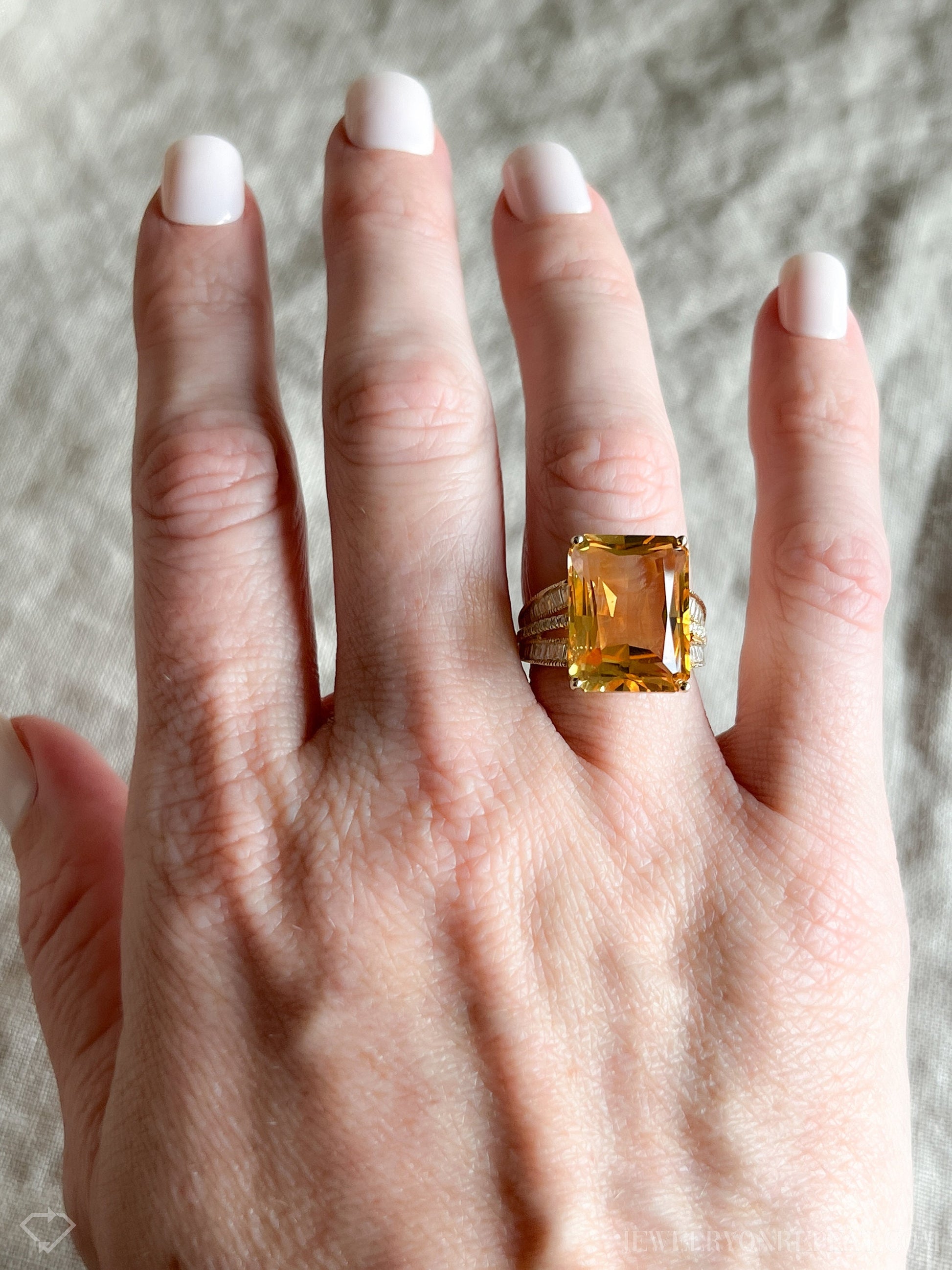 Vintage Citrine Gemstone Cocktail Ring in 14k Gold