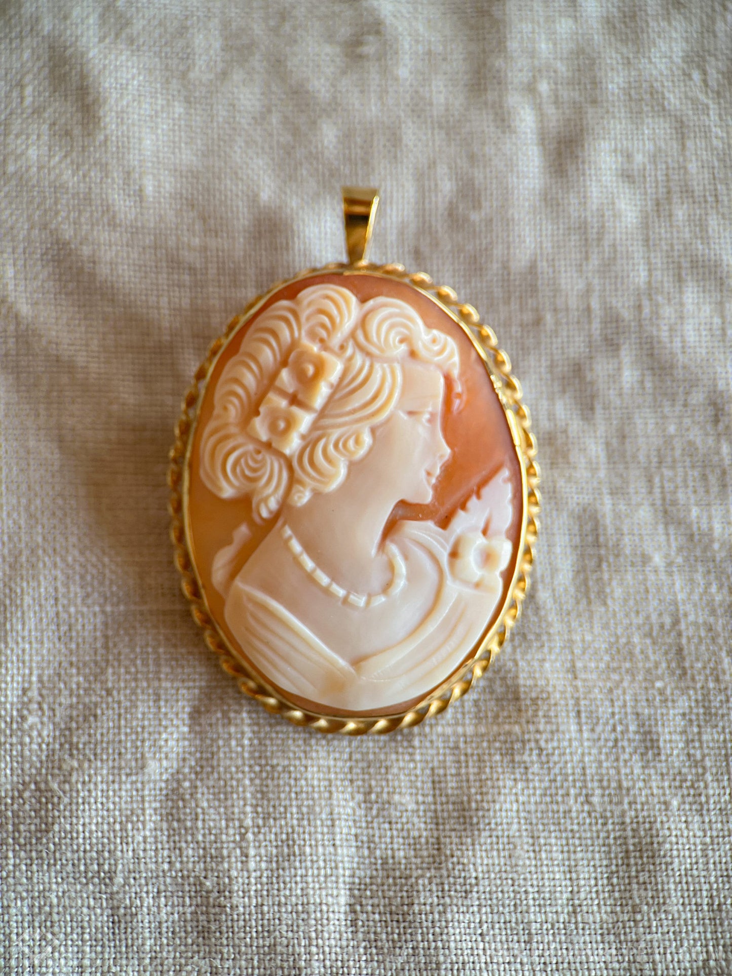 Vintage Cameo Brooch Pendant with Rope Frame in 14k Gold