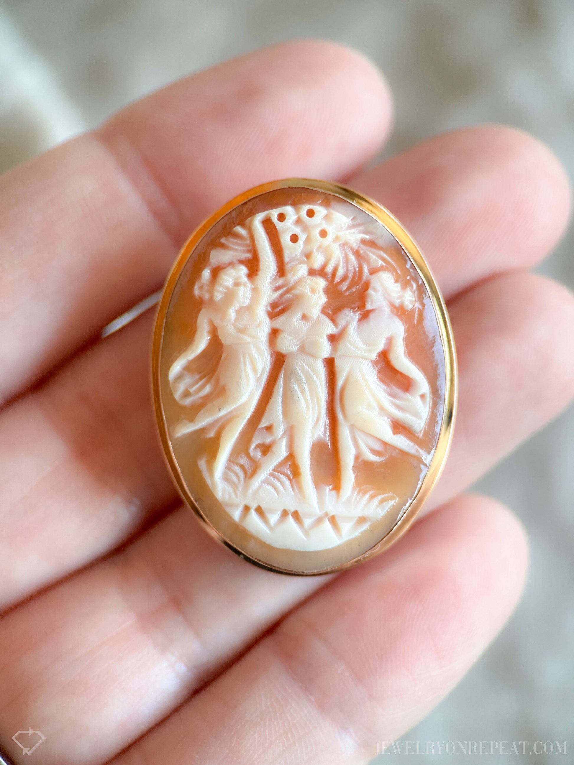 Vintage Three Graces Cameo Brooch Pendant in 18k Gold