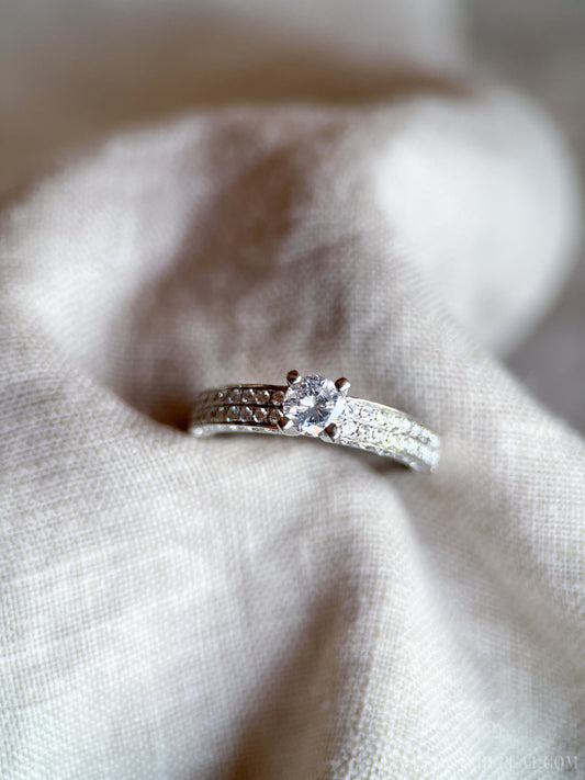 Vintage Diamond Engagement Ring, Round Cut, 14k White Gold, Noam Carver Pave Setting