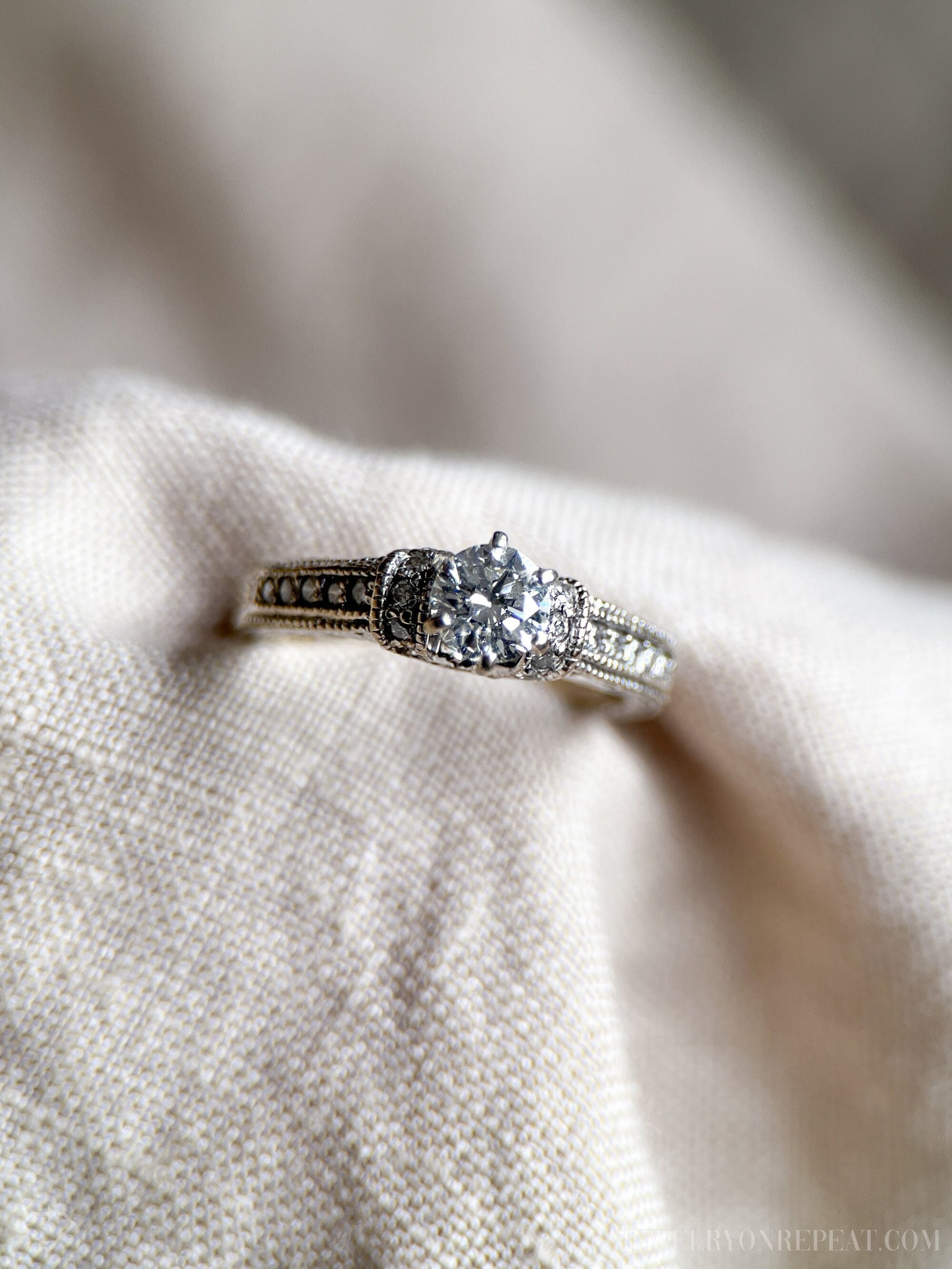 Vintage Diamond Engagement Ring in 18k White Gold