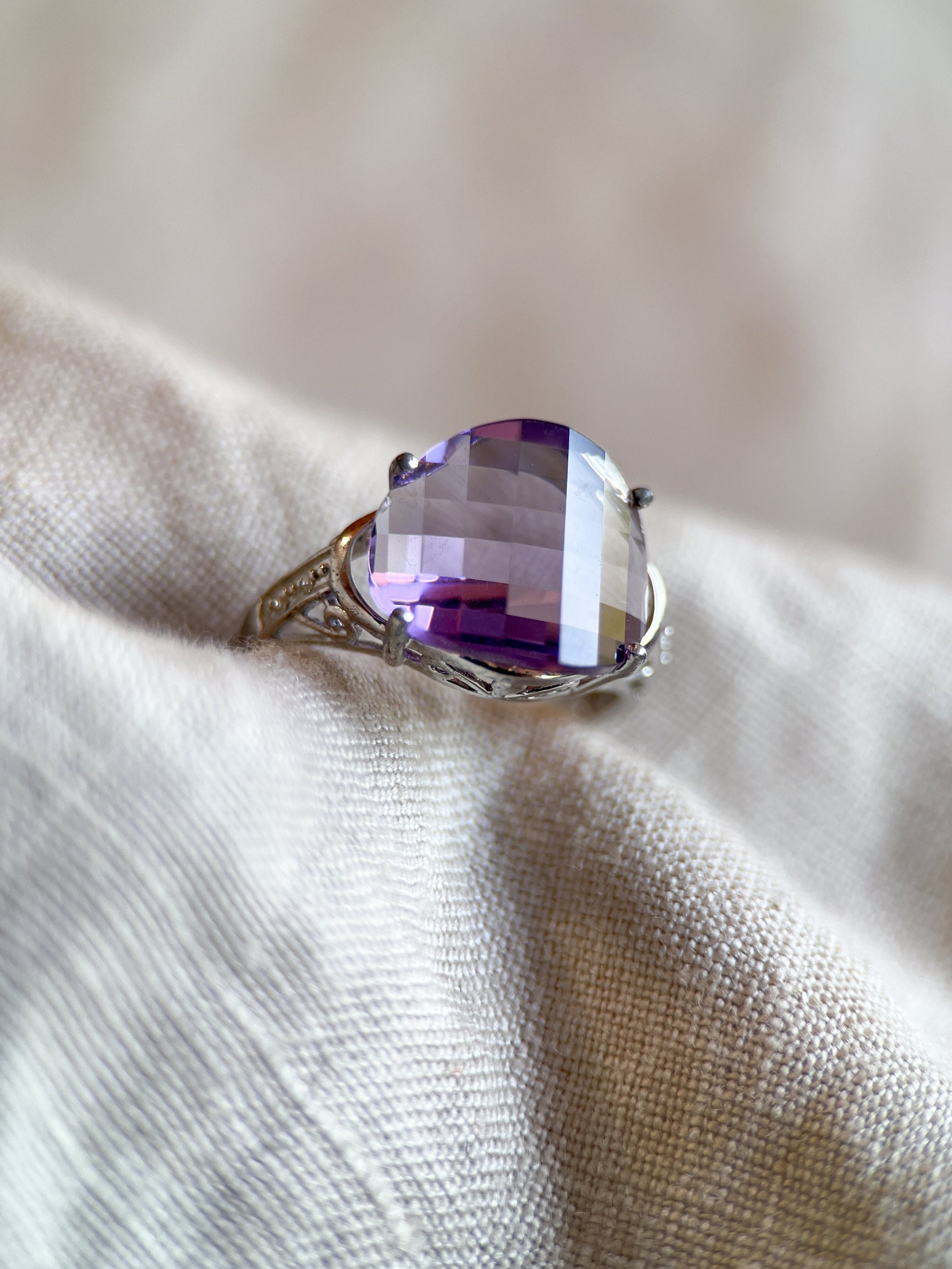 Vintage Purple Amethyst Gemstone Ring in 10k White Gold