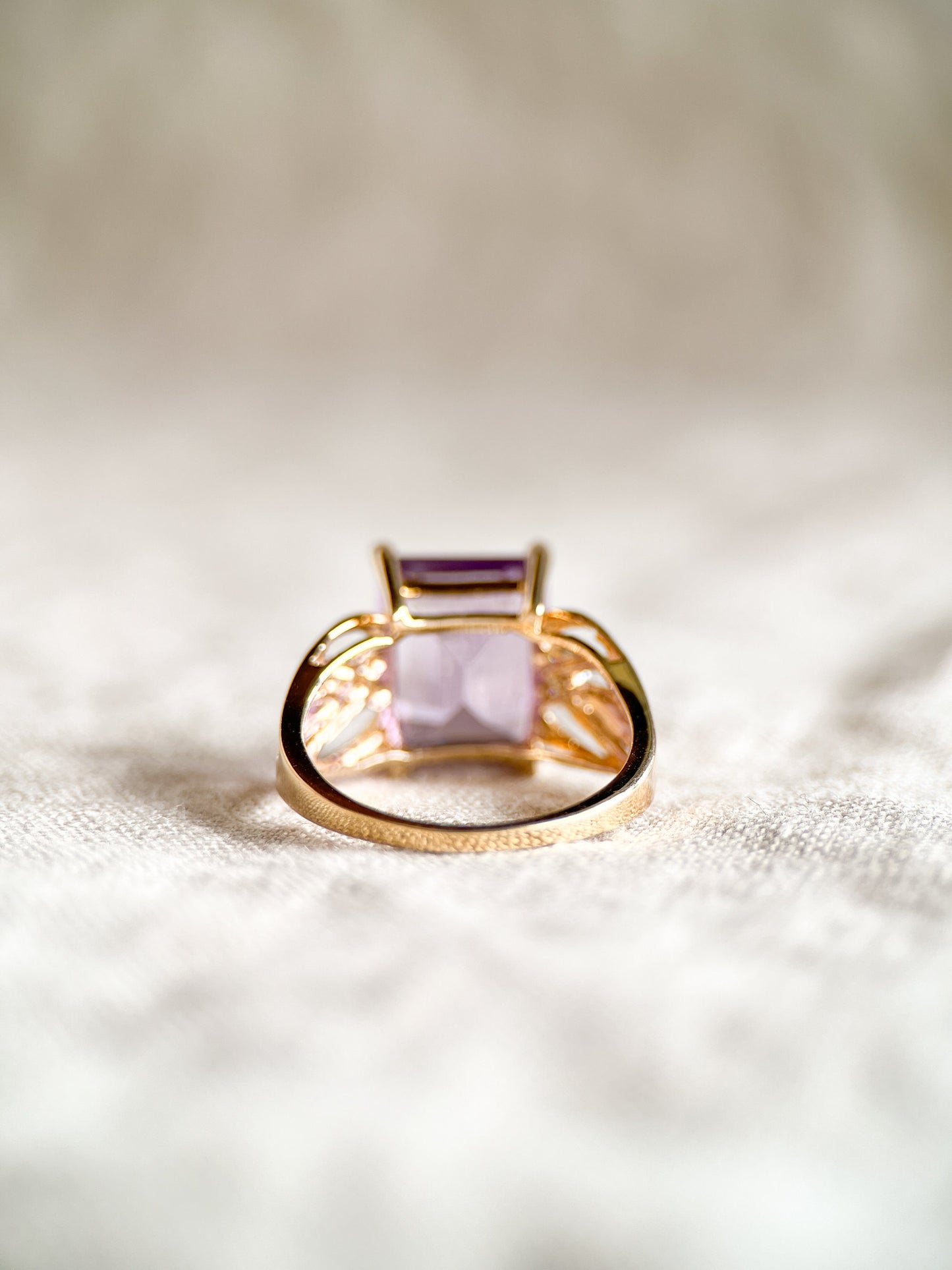 Vintage Purple Amethyst Gemstone Ring in 14k Gold