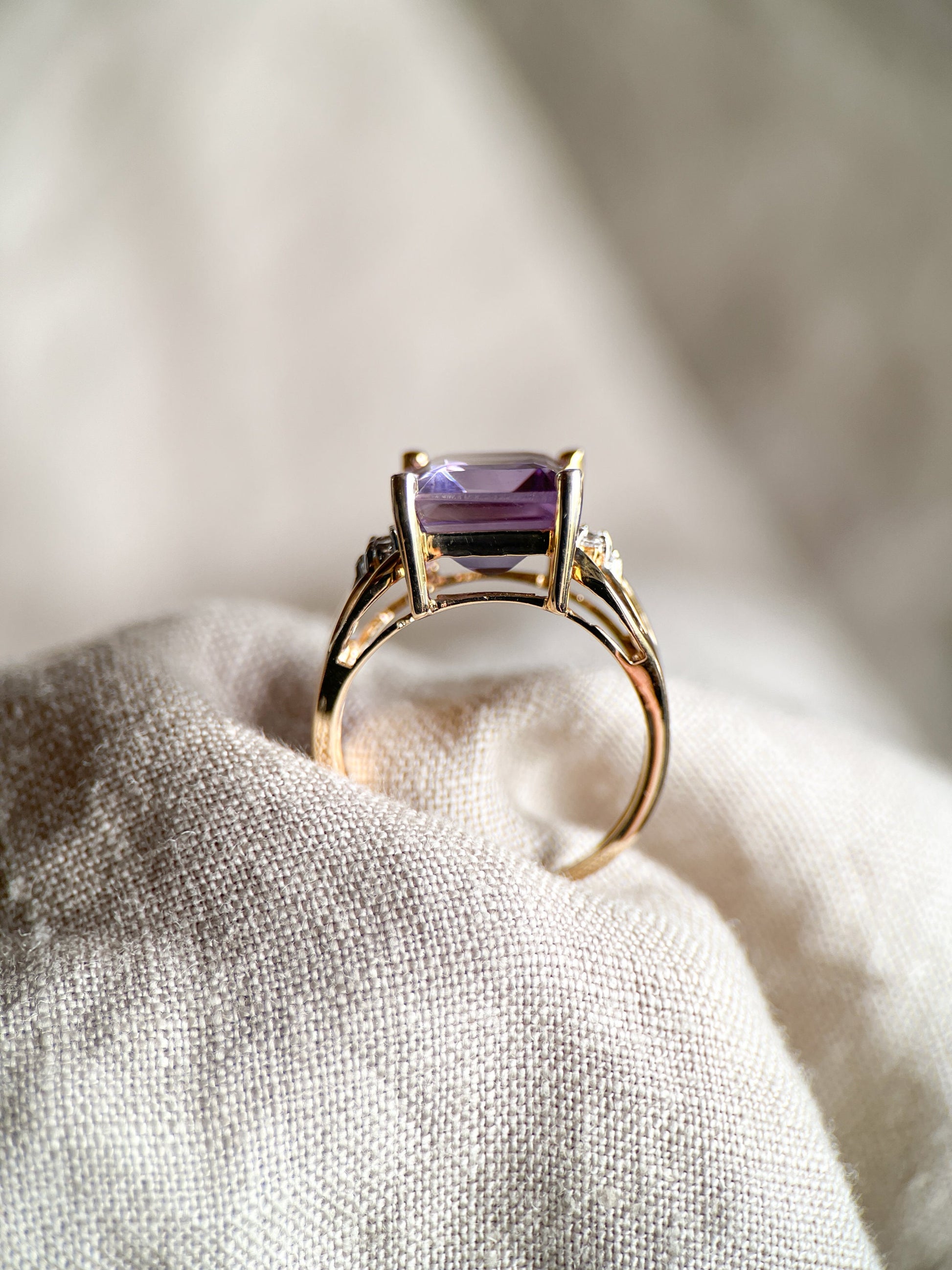 Vintage Purple Amethyst Gemstone Ring in 14k Gold