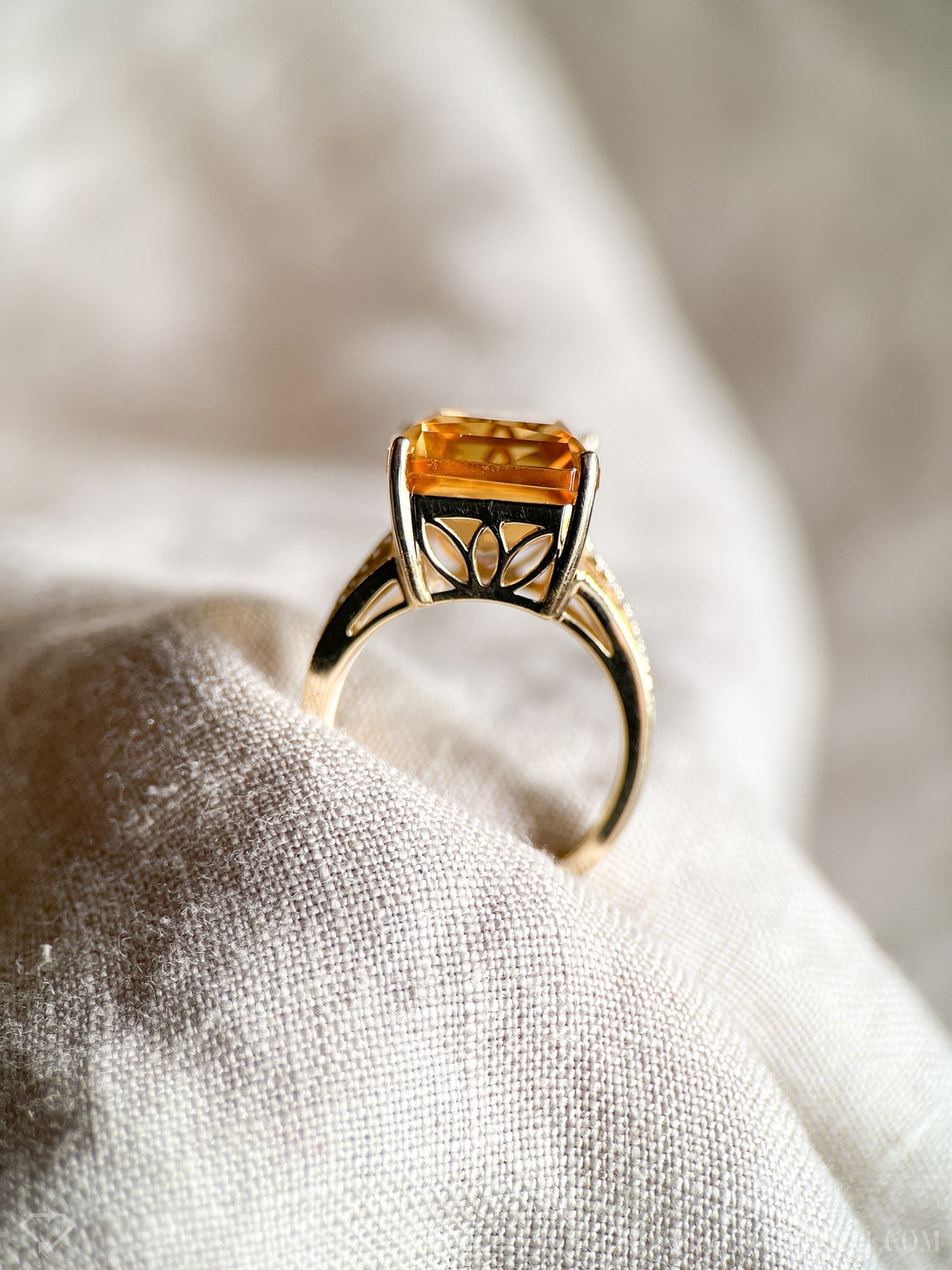 Vintage Citrine Gemstone Cocktail Ring in 14k Gold