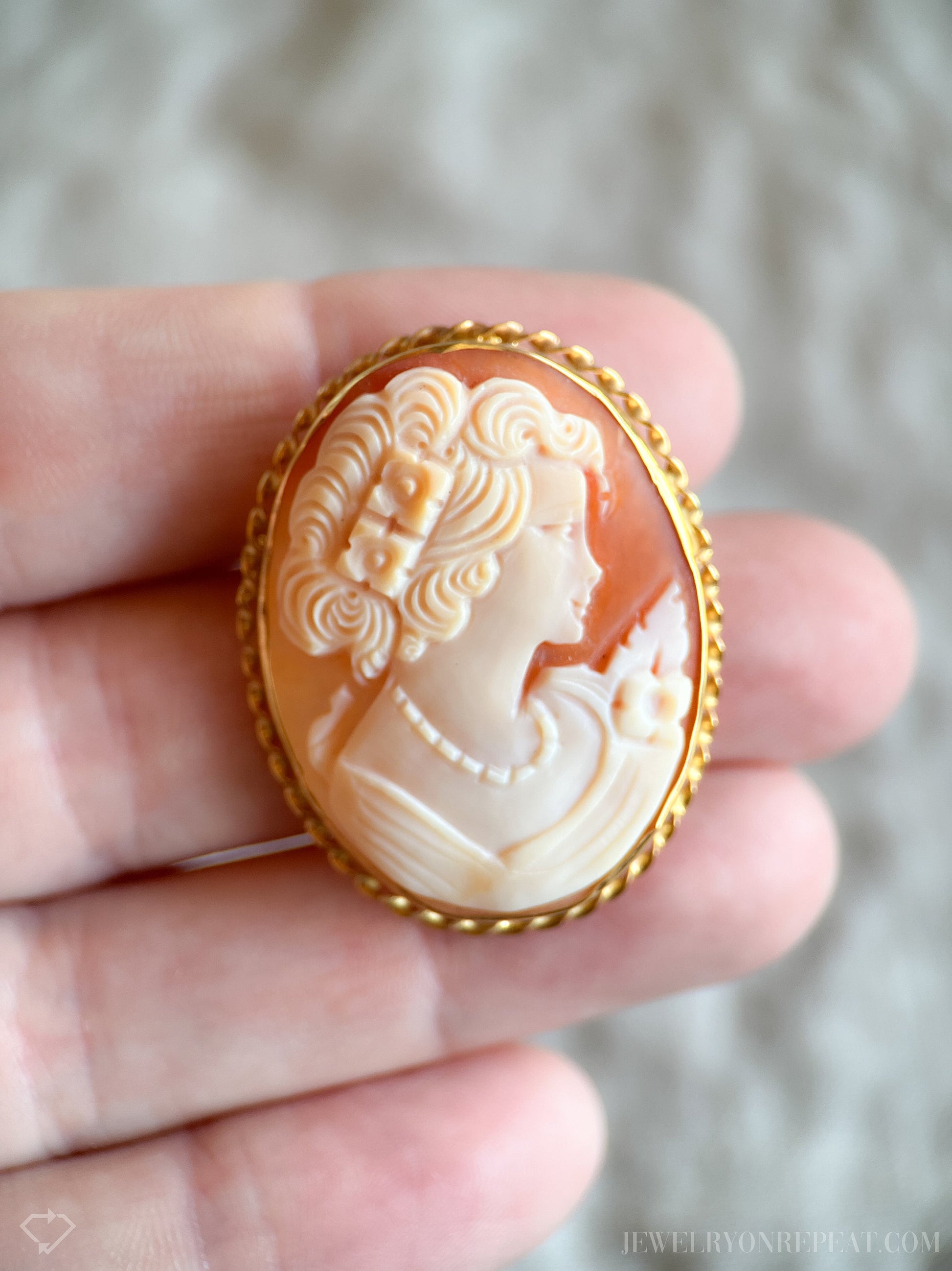 Vintage Cameo Brooch Pendant with Rope Frame in 14k Gold