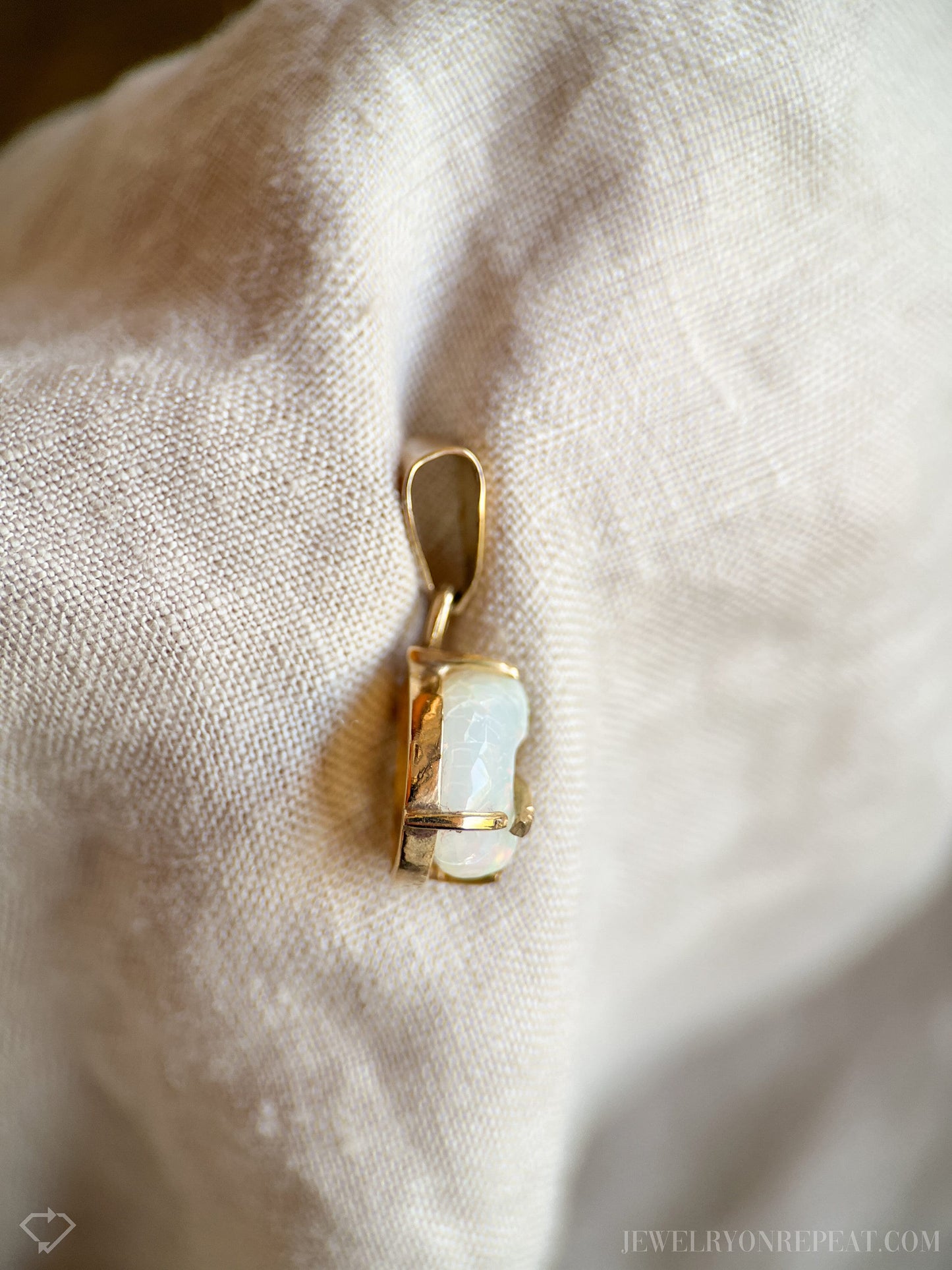 Vintage Opal Pendant in 14k Gold