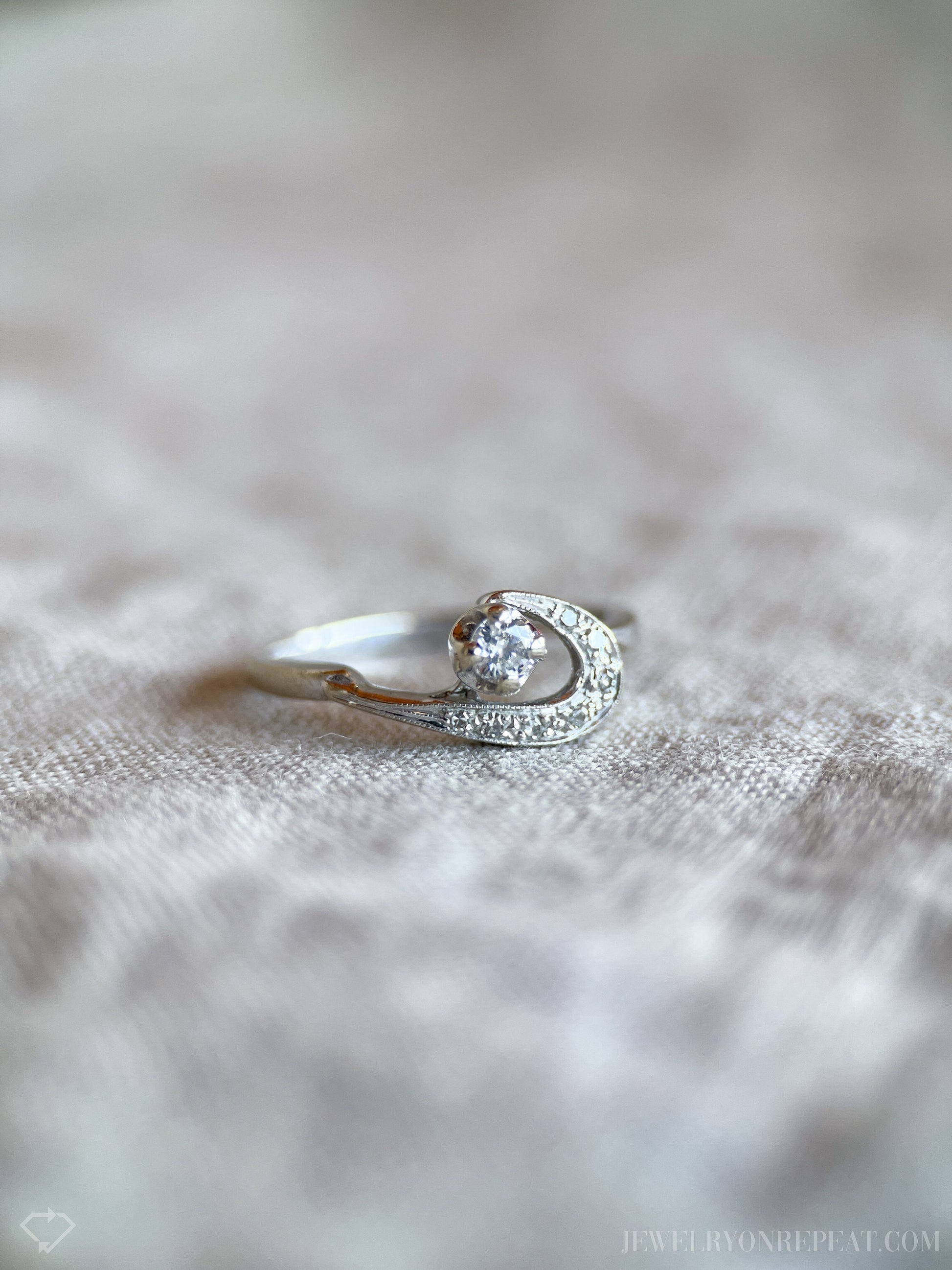 Vintage Art Deco Diamond Engagement Ring in 14k White Gold, Antique Jewelry from the 1950s - Timeless, Sustainable, @JewelryOnRepeat