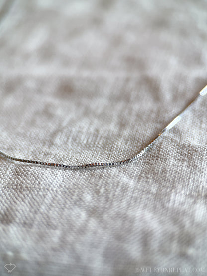 Vintage 18" Box Chain in 14k White Gold with Spring Ring Clasp