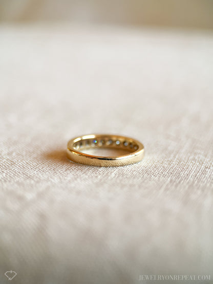 Vintage 1980s Diamond Wedding Band in 14k Gold