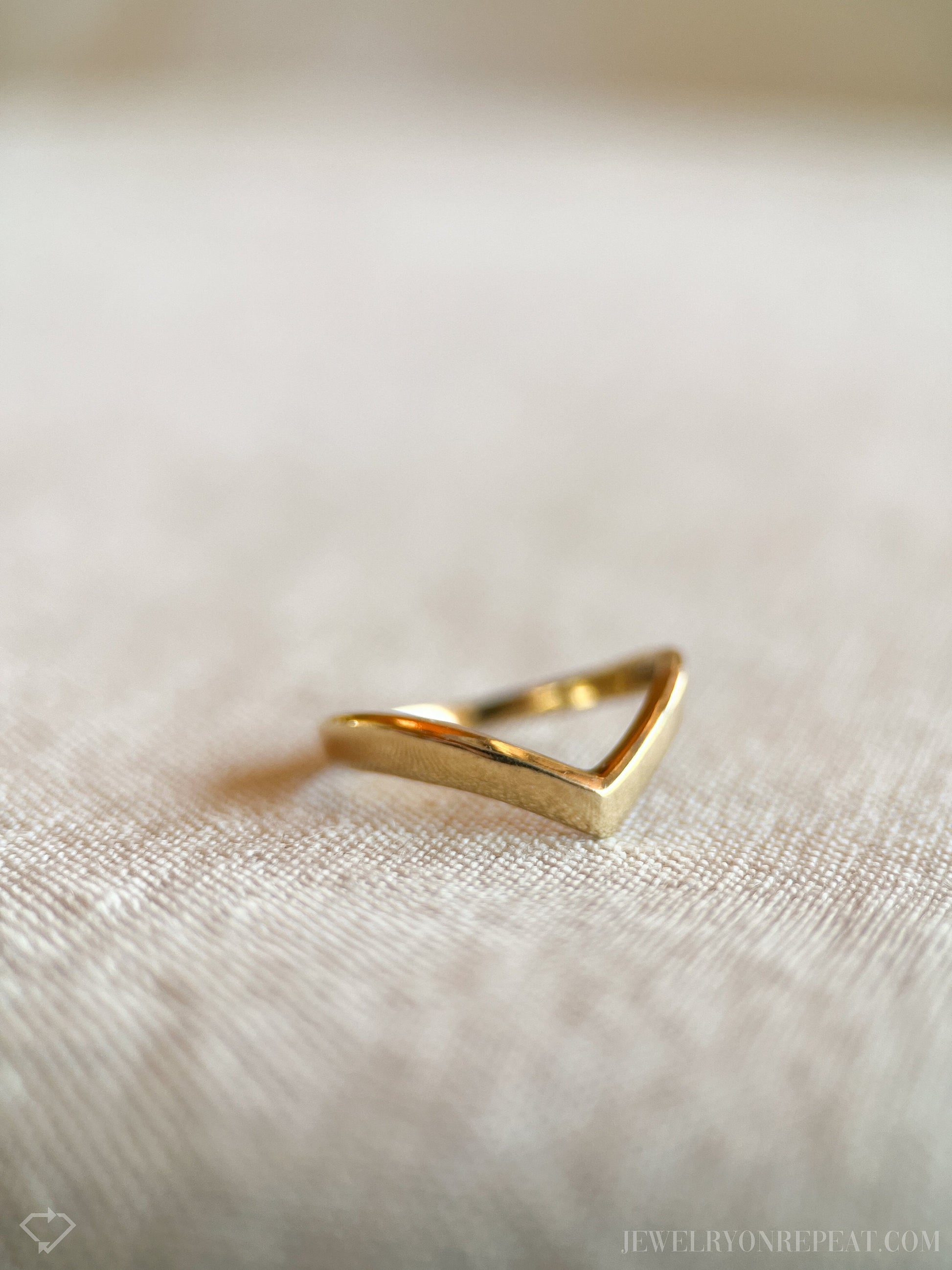 Vintage 1970s Chevron Wedding Band in 14k Gold