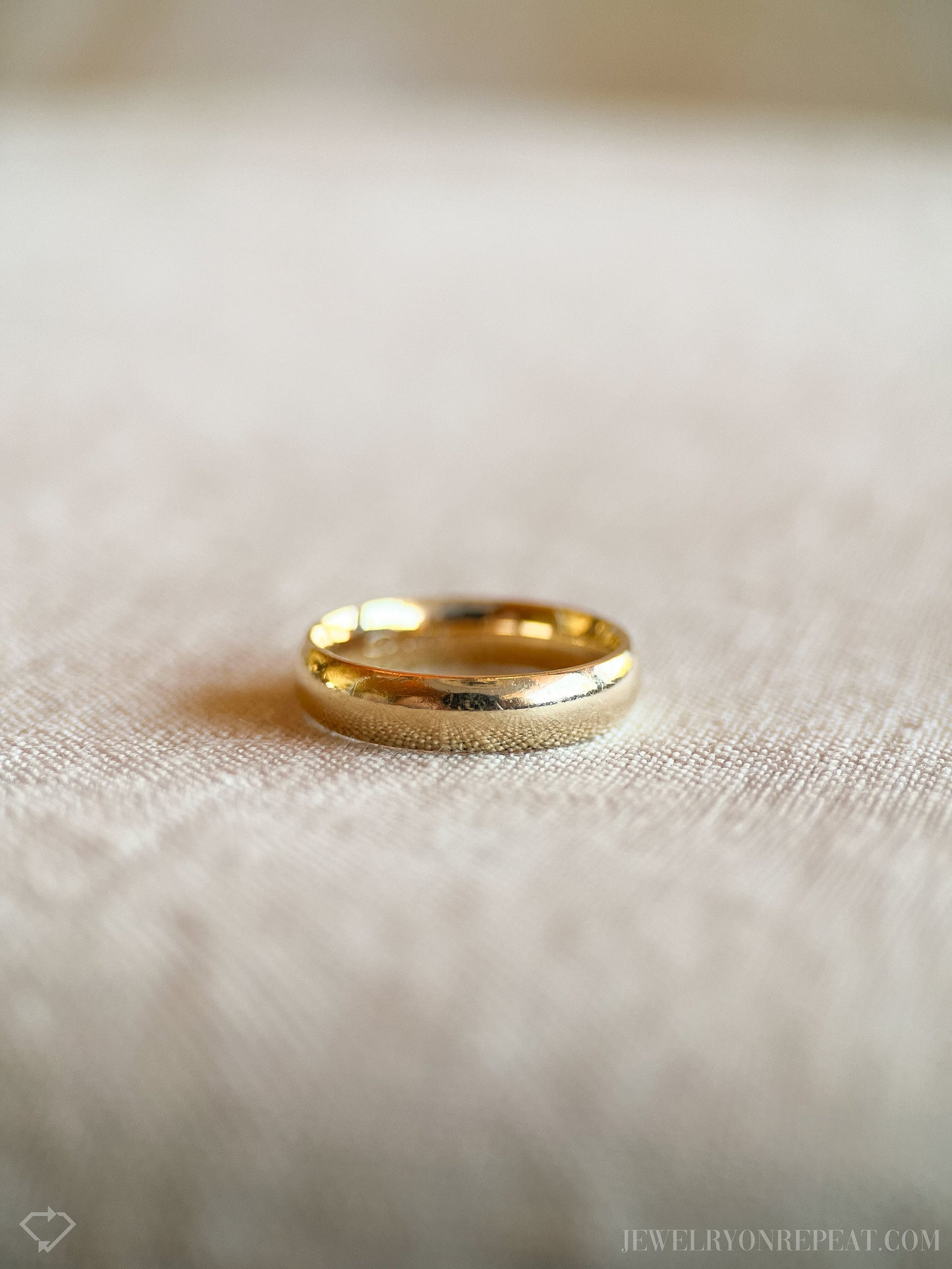 Vintage Simple Gold Wedding Band in 14k Gold