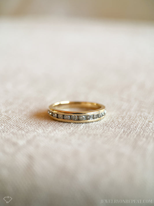 Vintage 1980s Diamond Wedding Band in 14k Gold