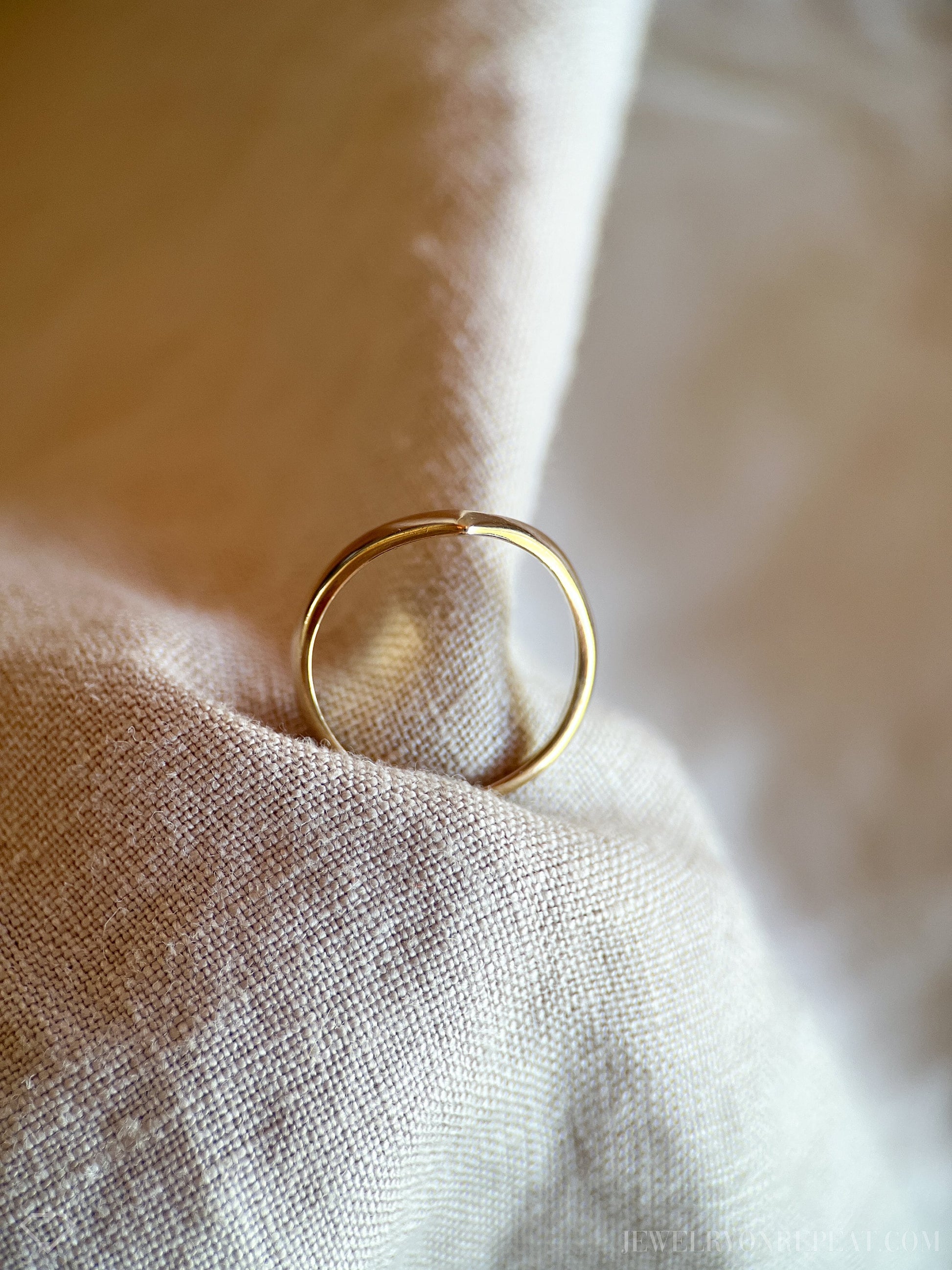 Vintage 1970s Chevron Wedding Band in 14k Gold