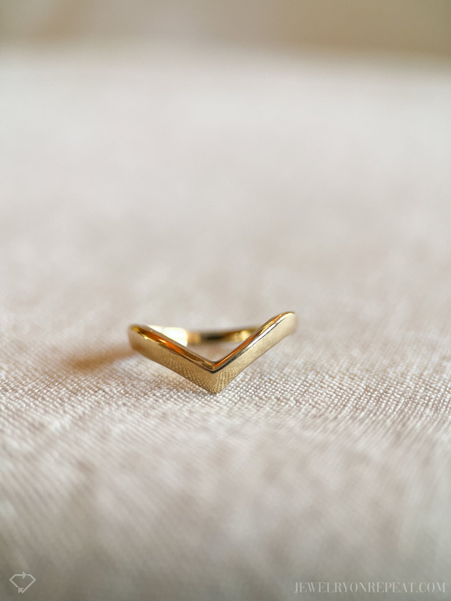 Vintage 1970s Chevron Wedding Band in 14k Gold