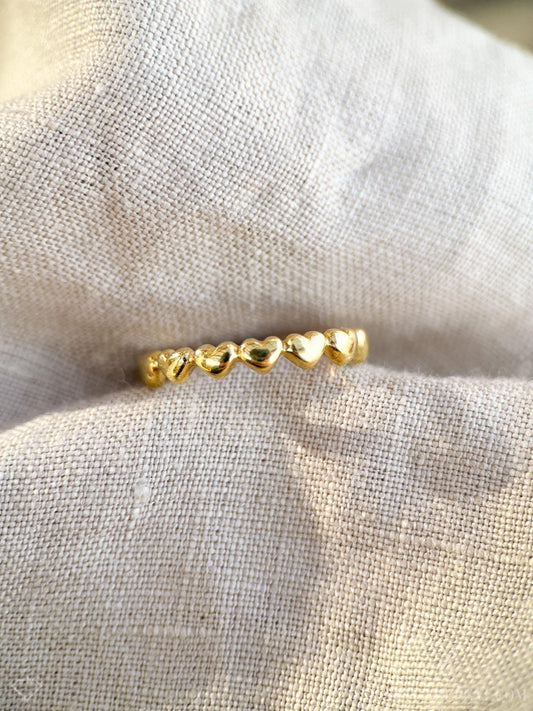 Vintage Hearts Gold Band in 18k Gold