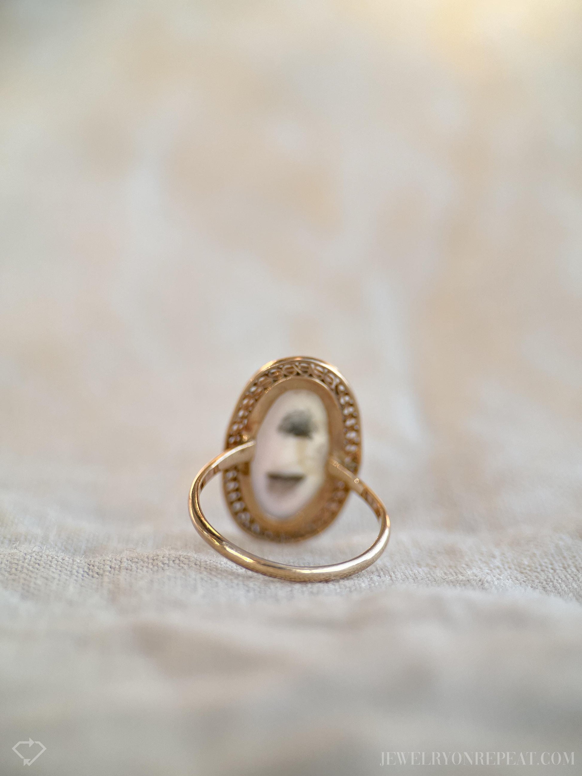 Vintage 1940s Cameo Gemstone Ring in 14k Gold