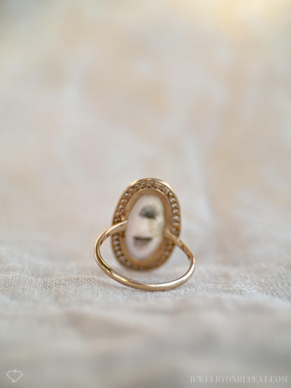 Vintage 1940s Cameo Gemstone Ring in 14k Gold