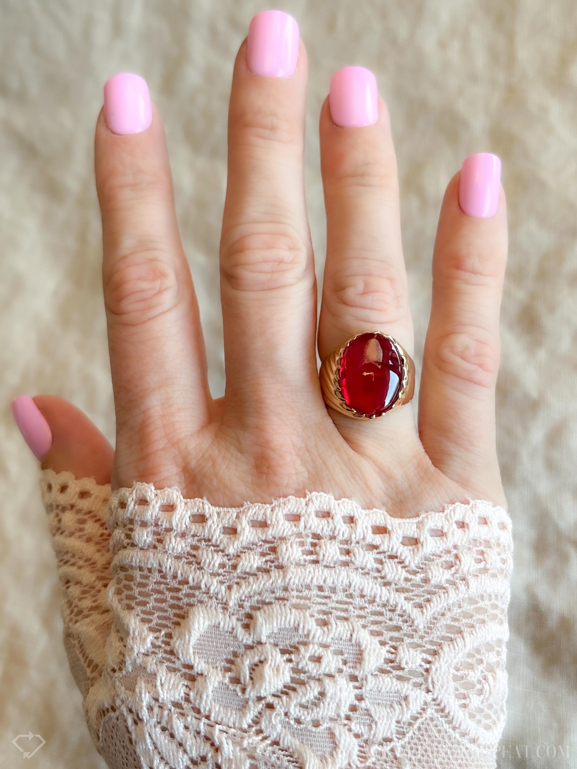 Vintage Ruby Cabochon Gemstone Ring in 18k Gold