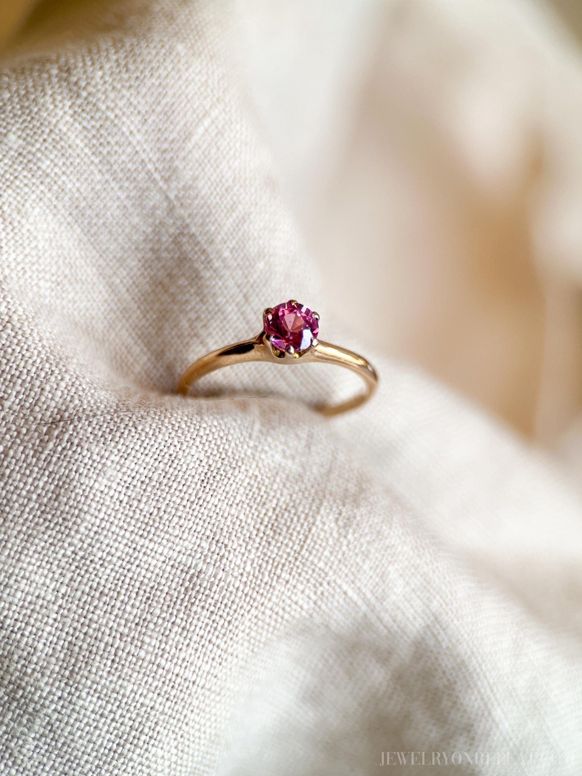 Vintage Pink Sapphire Solitaire Gemstone Ring in 14k Gold