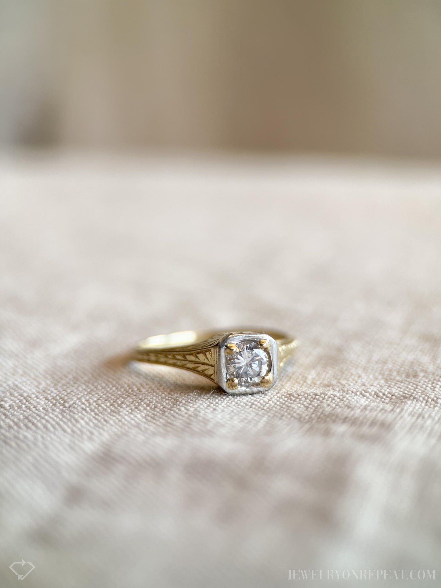 Vintage Diamond Art Deco Engagement Ring in 14k Gold