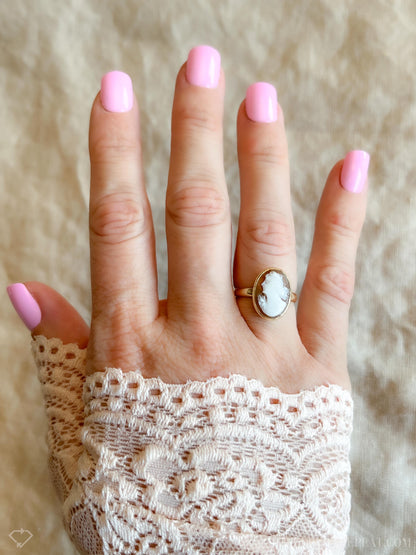 Vintage 1930s Cameo Ring in 14k Gold