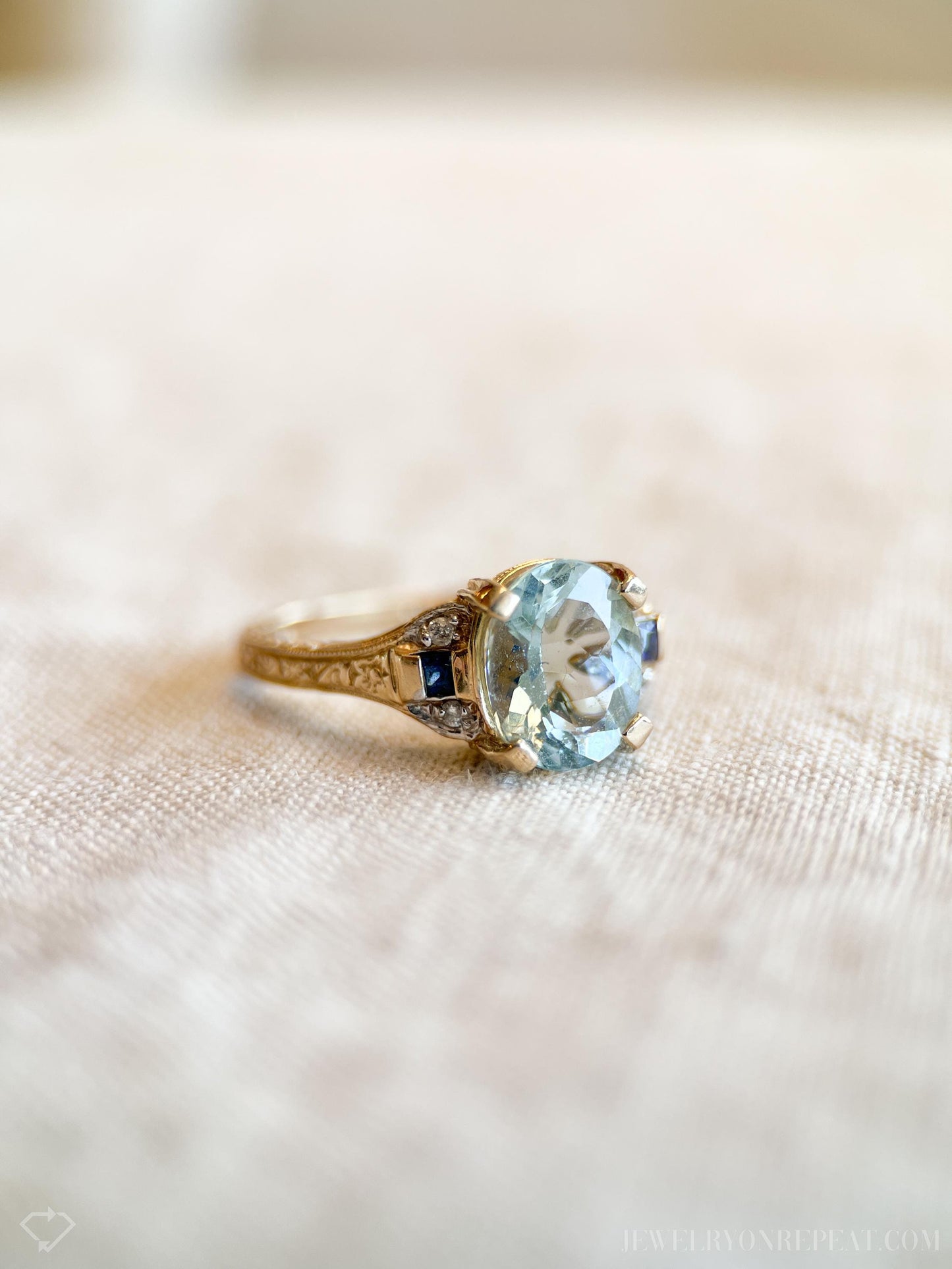 Vintage Aquamarine Gemstone Ring in 14k Gold