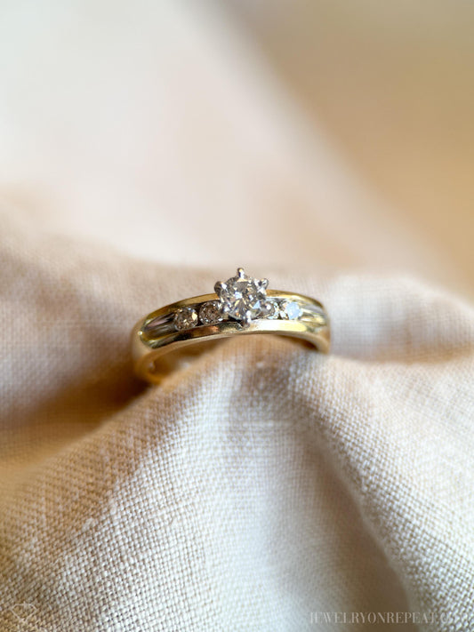 Vintage Diamond Engagement Ring in 14k Gold