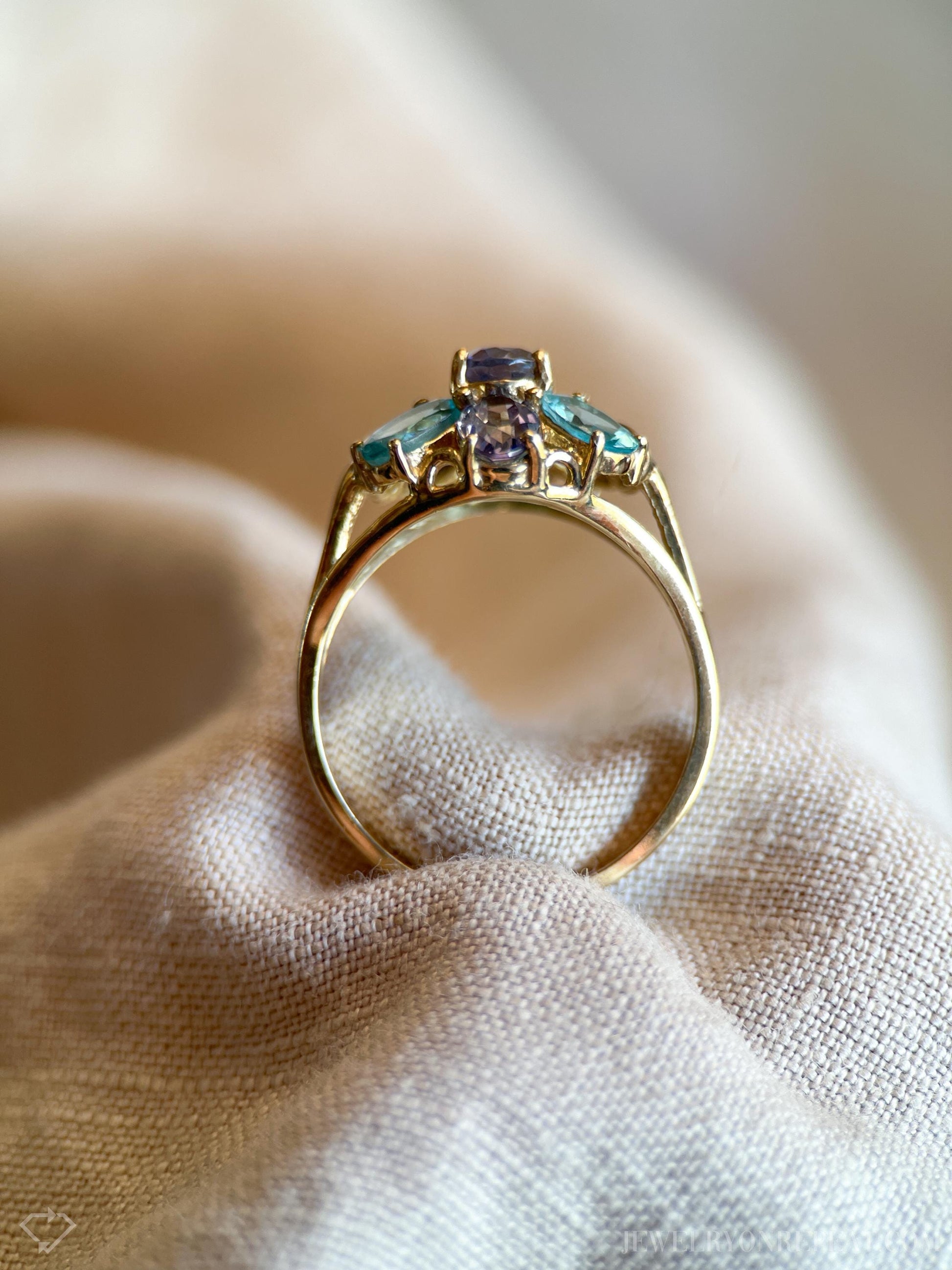 Vintage Amethyst and Apatite Gemstone Cluster Ring in 10k Gold