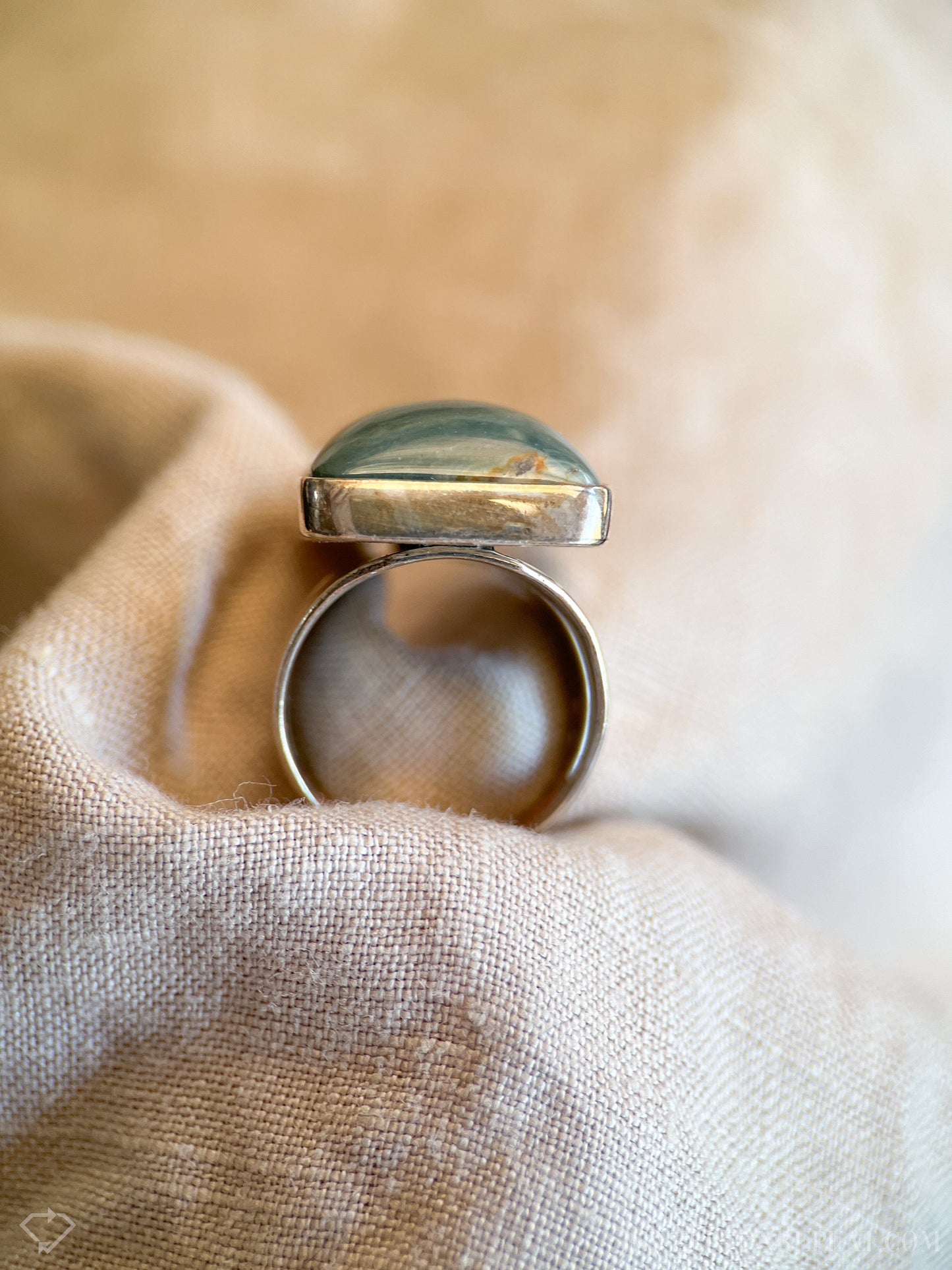 Vintage Green Agate Gemstone Ring in Sterling Silver