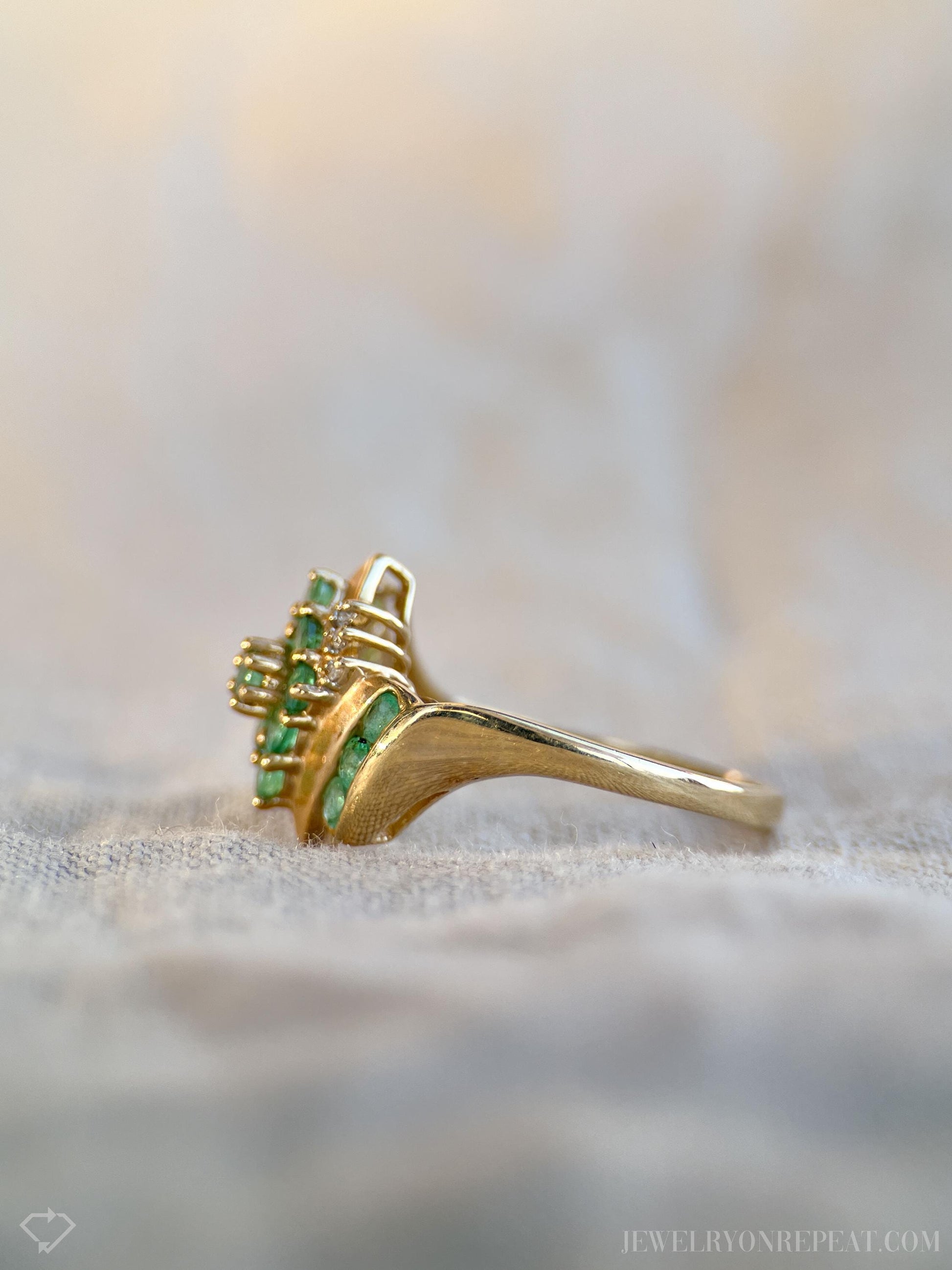 Vintage 1970s Green Garnet Gemstone Ring in 14k Gold