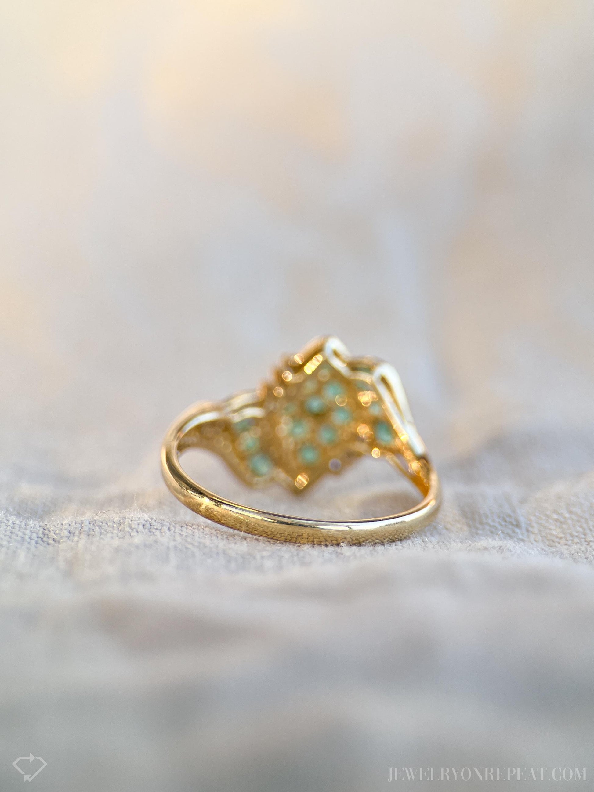 Vintage 1970s Green Garnet Gemstone Ring in 14k Gold