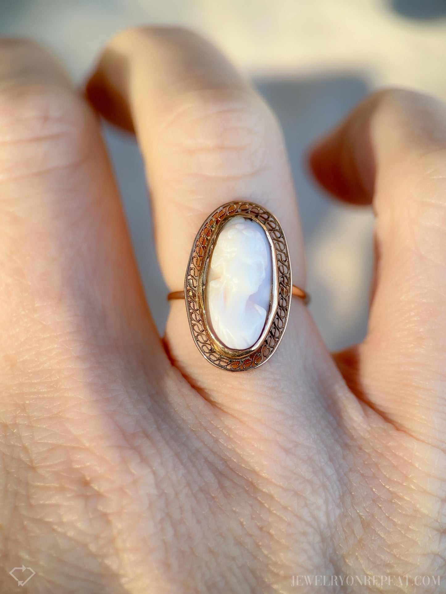 Vintage 1940s Cameo Gemstone Ring in 14k Gold