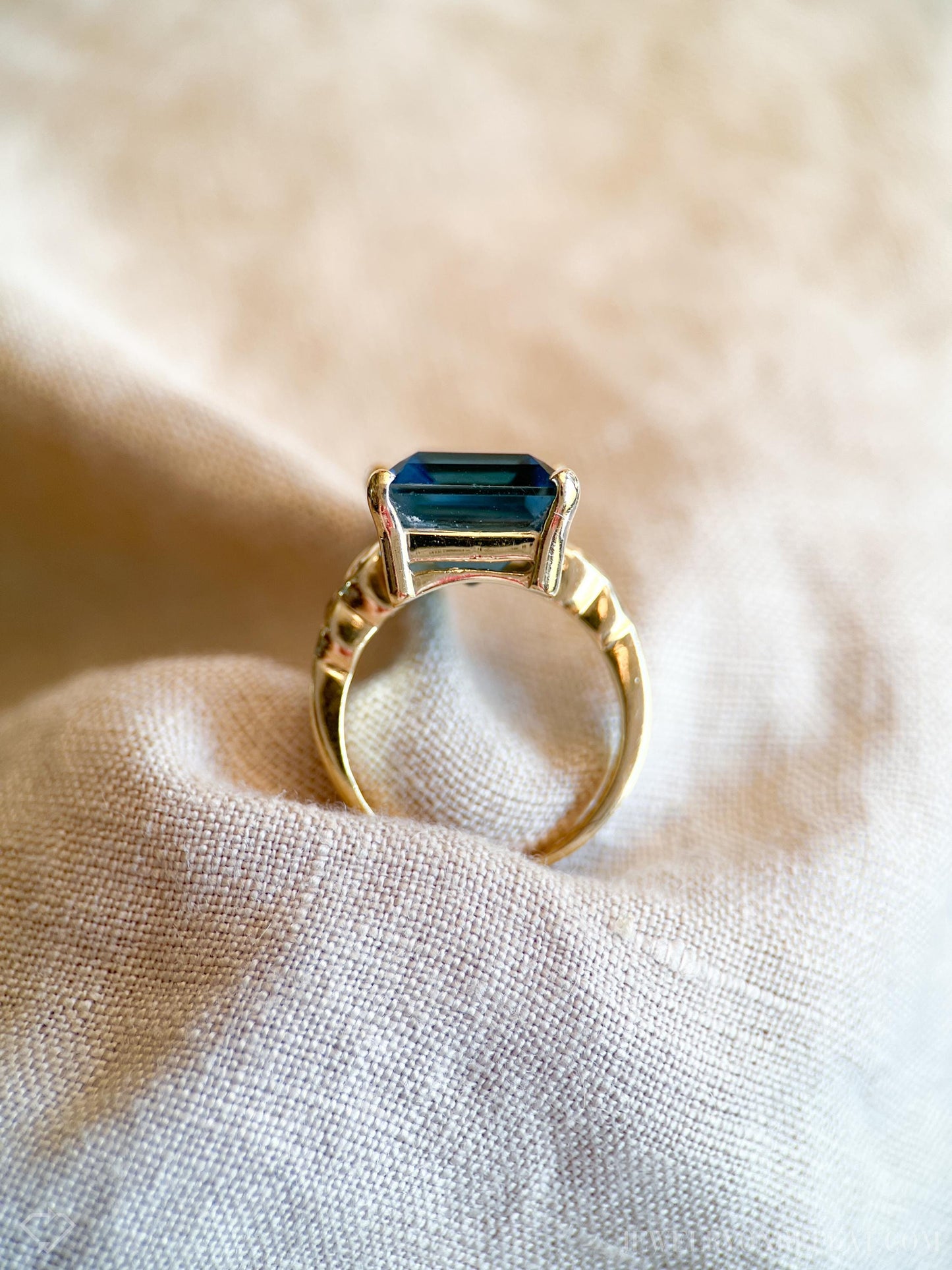 Vintage Blue Topaz Gemstone Cocktail Ring in 14k Gold