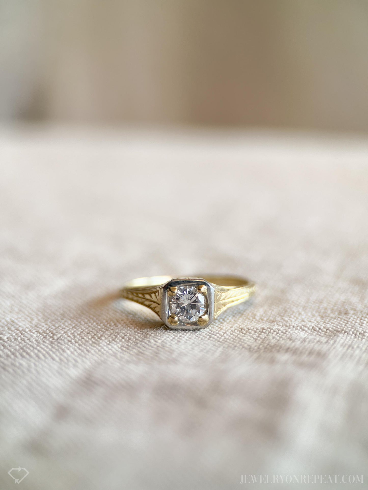 Vintage Diamond Art Deco Engagement Ring in 14k Gold