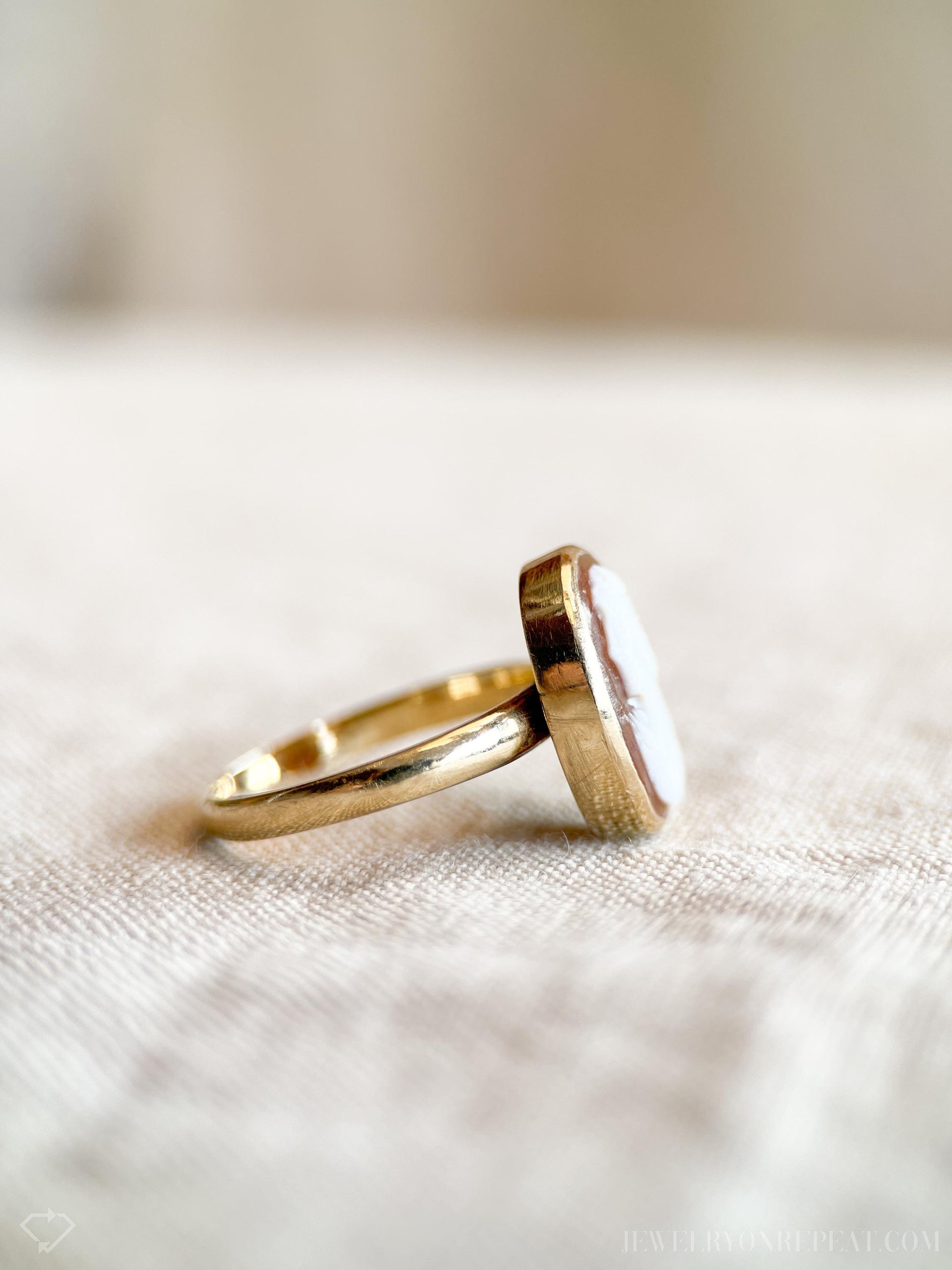 Vintage 1930s Cameo Ring in 14k Gold