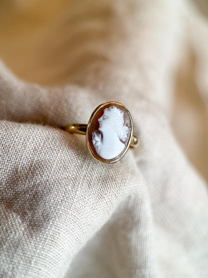 Vintage 1930s Cameo Ring in 14k Gold