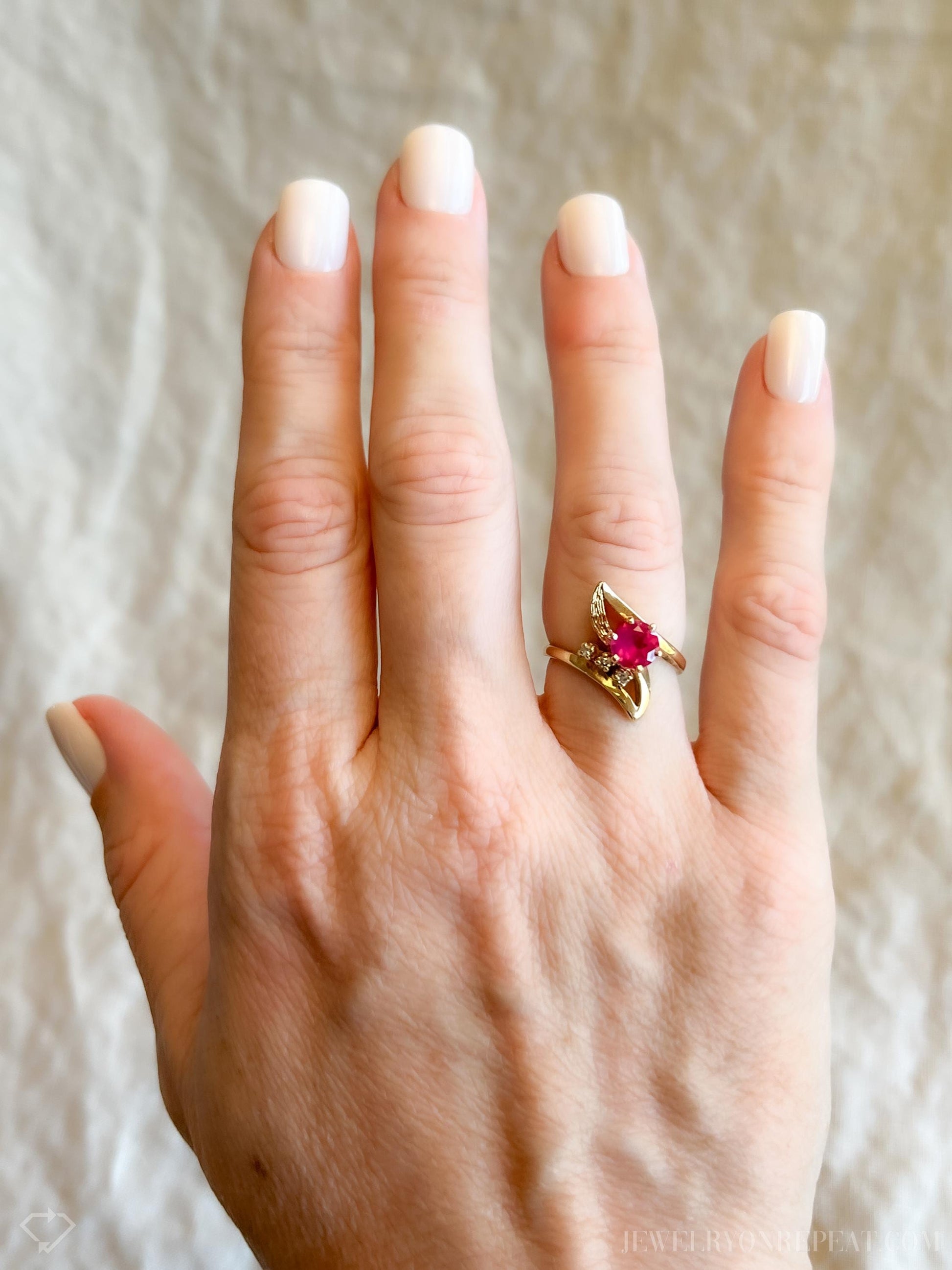 Vintage Ruby Ring in 14k Gold, Retro Jewelry from the 1980s - Timeless, Sustainable, @JewelryOnRepeat