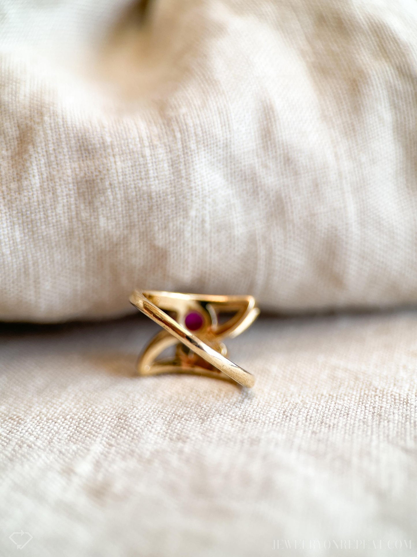 Vintage Ruby Ring in 14k Gold, Retro Jewelry from the 1980s - Timeless, Sustainable, @JewelryOnRepeat