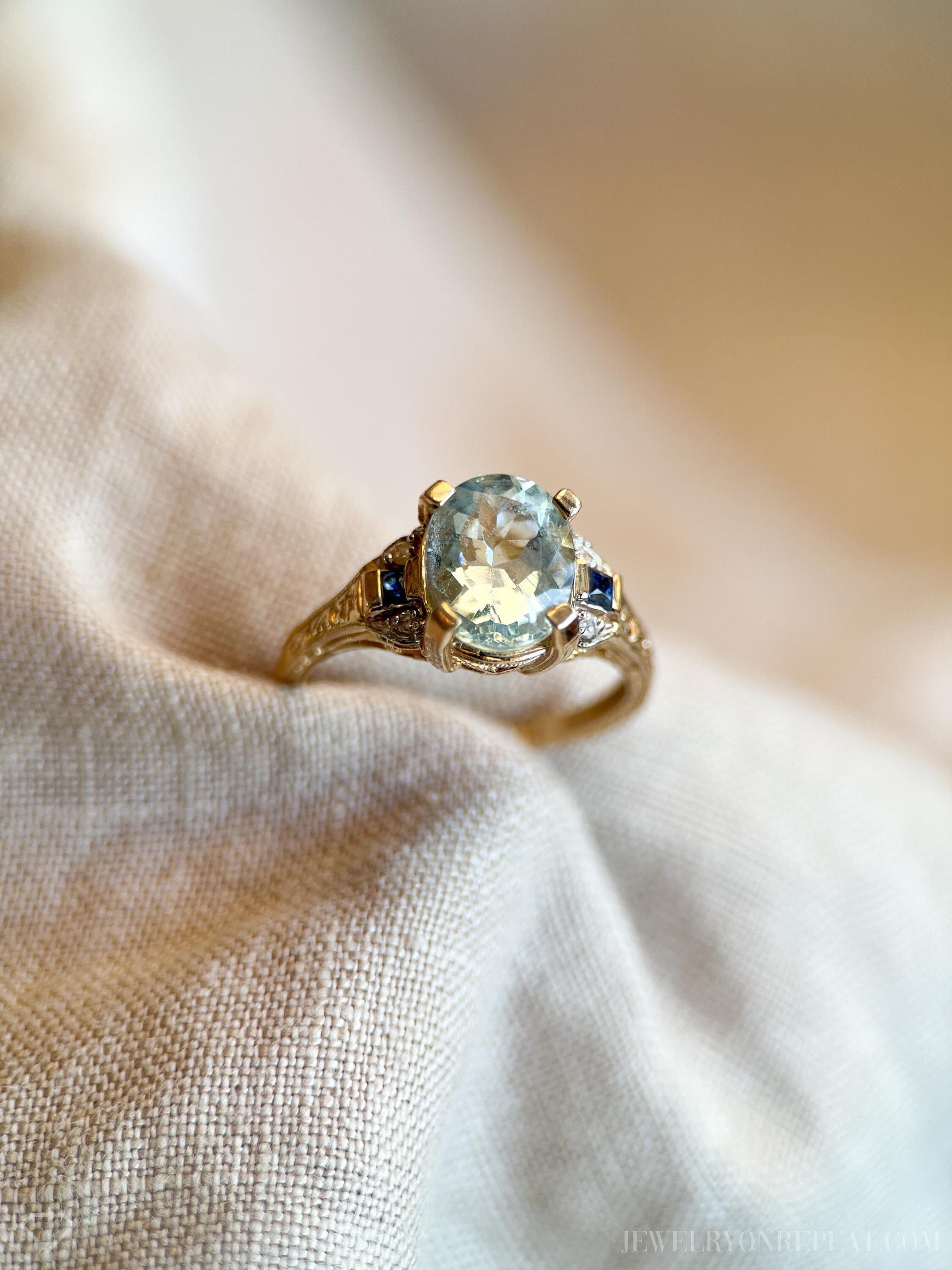 Vintage Aquamarine Gemstone Ring in 14k Gold