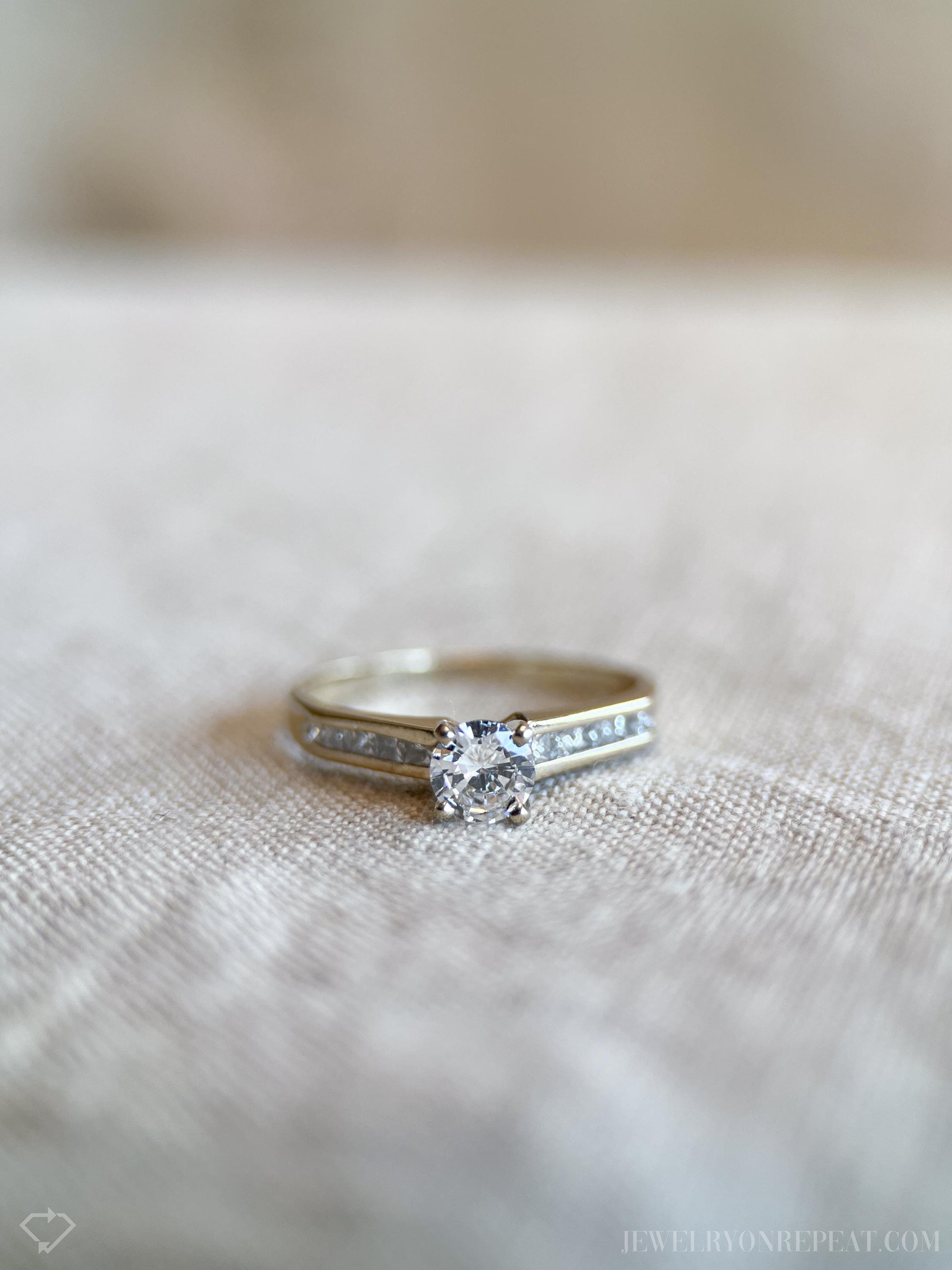 Vintage Diamond Engagement Ring in 18k White Gold