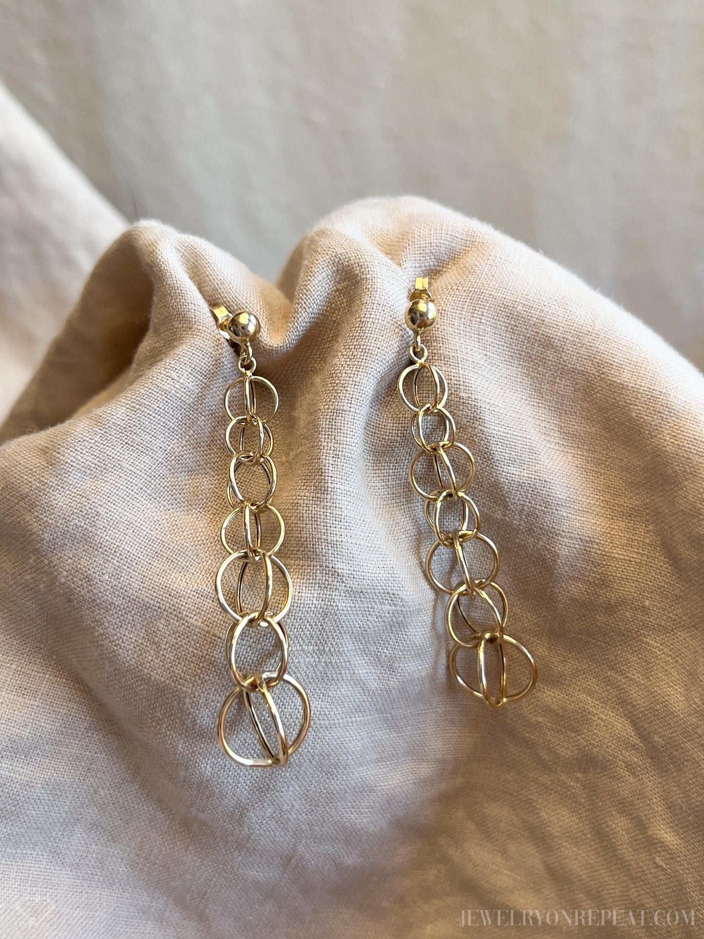 Vintage Gold Chain Dangle Earrings in 14k Gold