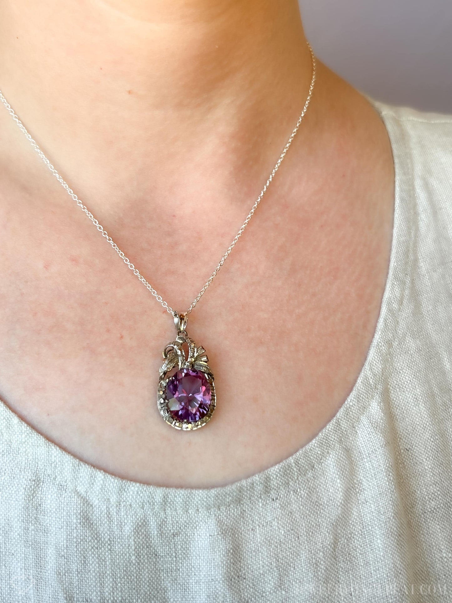 Vintage Purple Sapphire Pendant Necklace in 18k White Gold