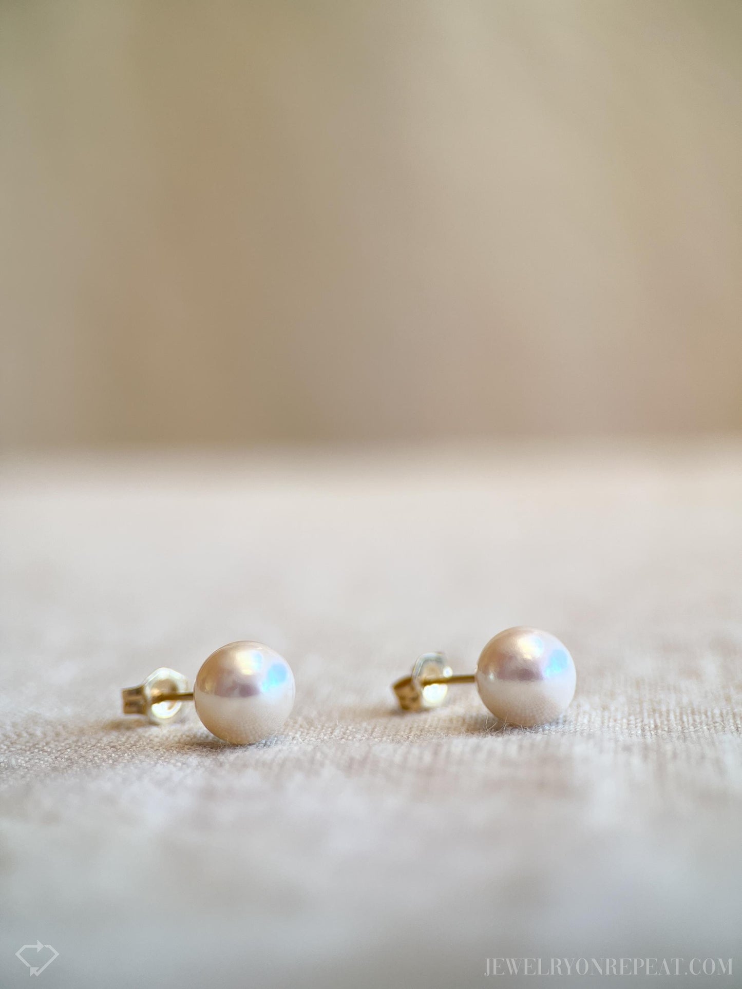 Vintage Pearl Stud Earrings in 14k Gold