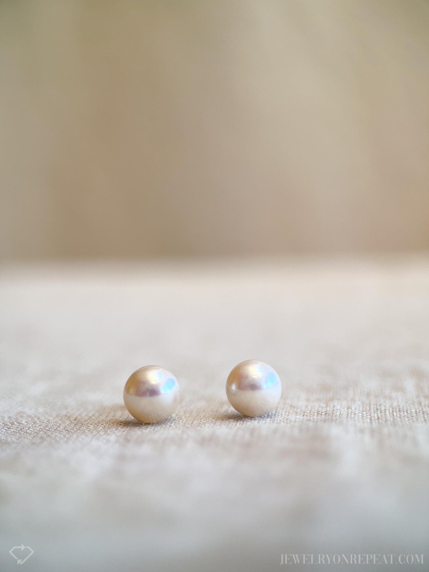 Vintage Pearl Stud Earrings in 14k Gold